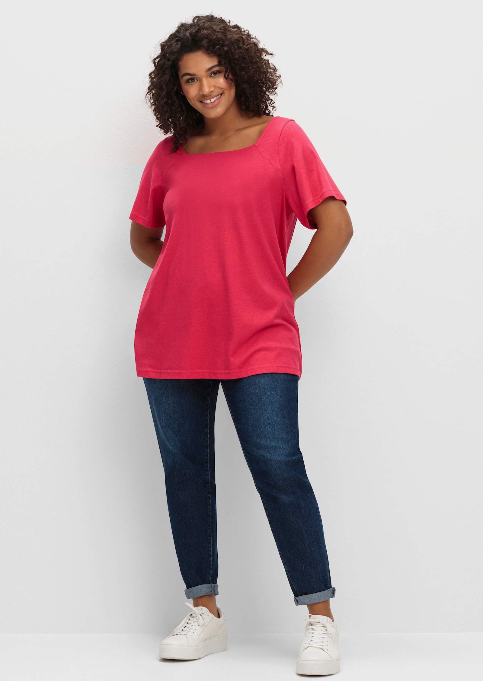 sheego T-shirt met vierkante hals - magenta