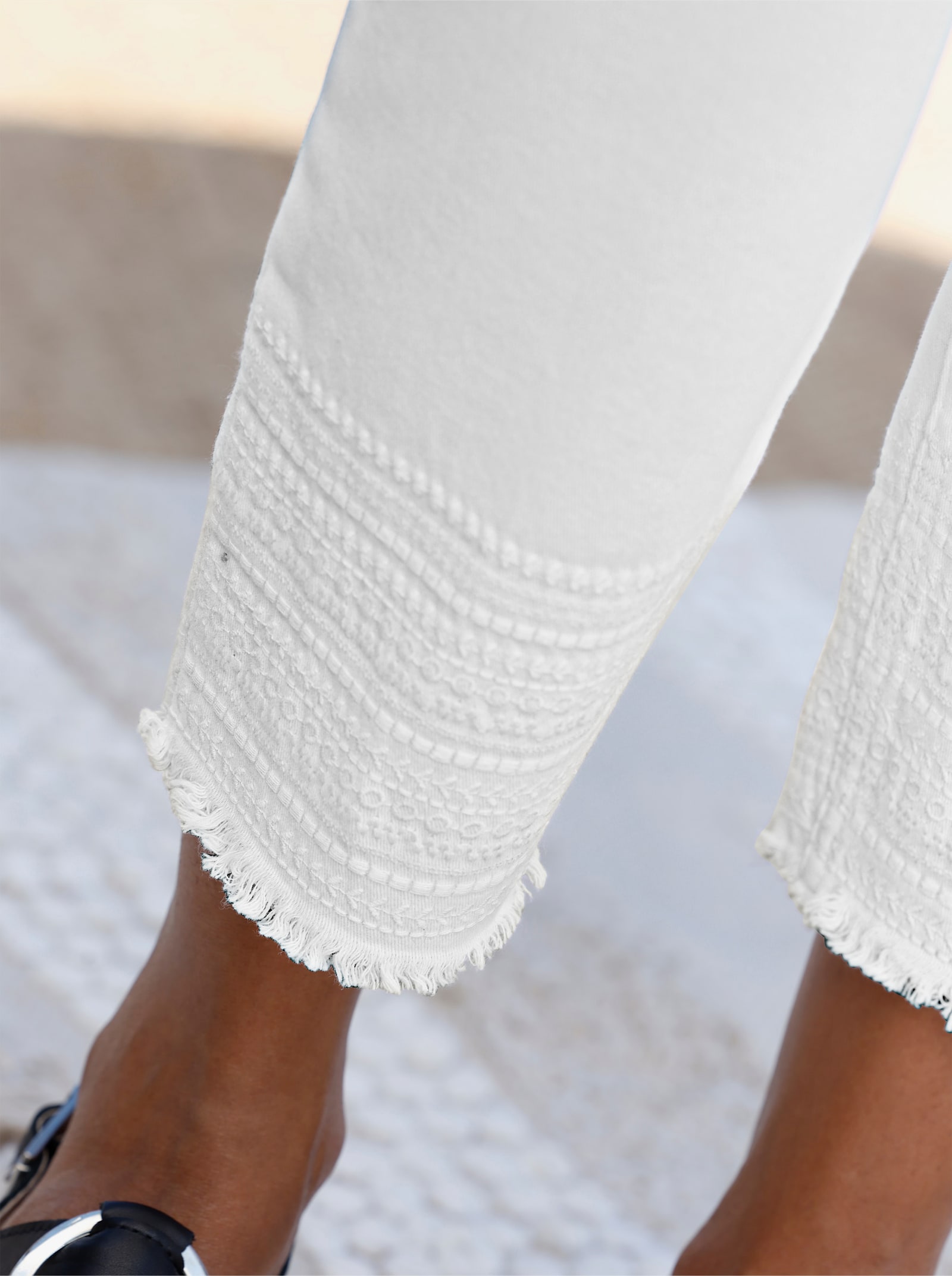 heine Push-up-Jeans mit Stickerei - weiß