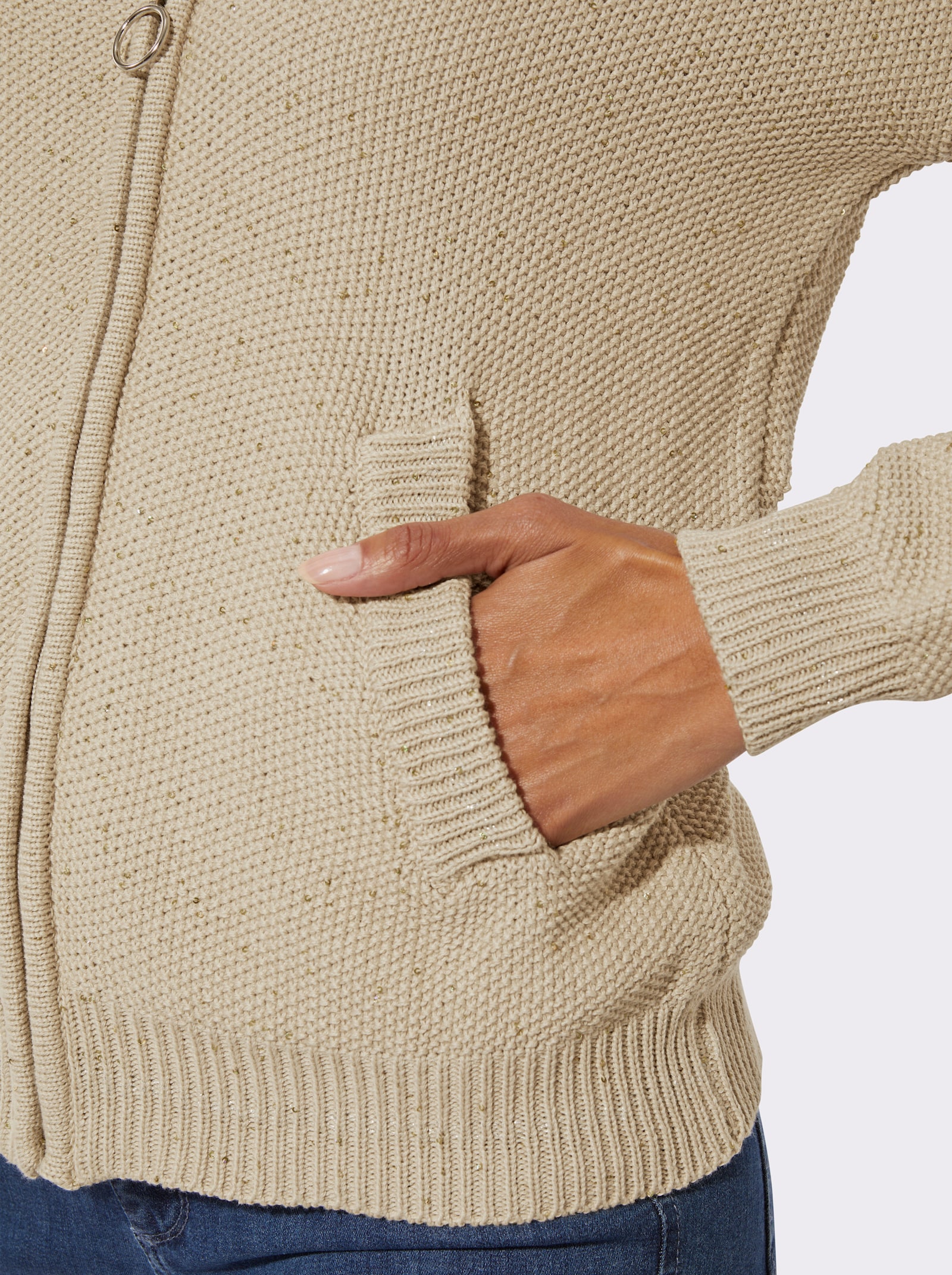 Strickjacke mit Glanzgarn und Pailletten - sand