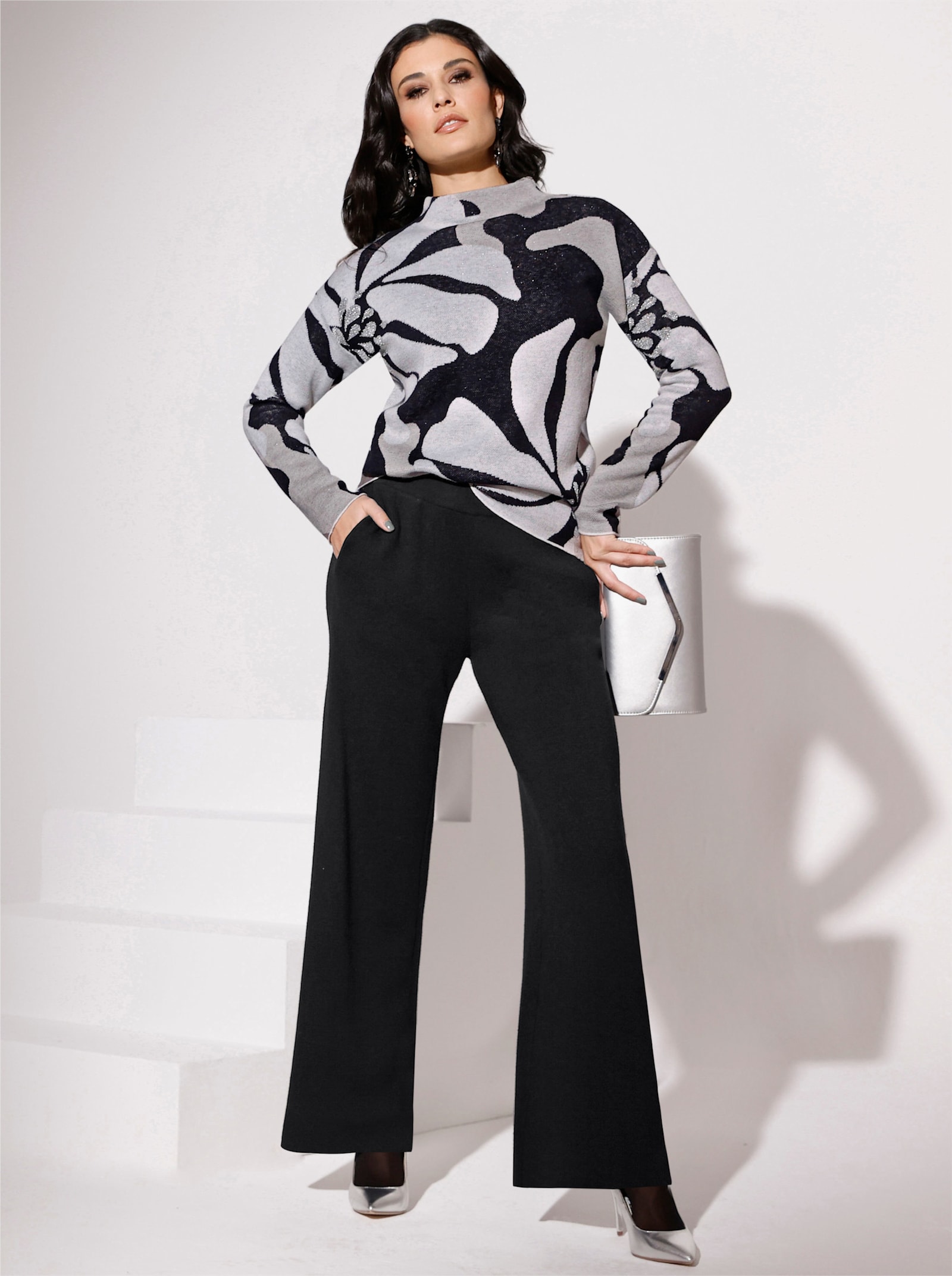 Jacquard-Pullover mit Glitzergarn, floral - schwarz-ecru-gemustert