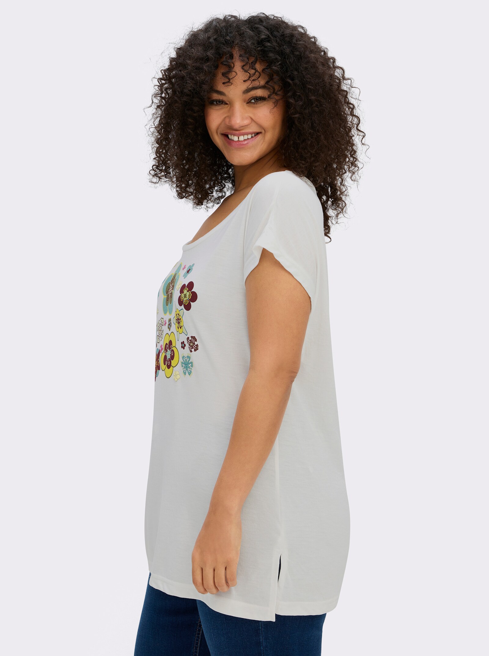 sheego Print-Shirt mit platzierten Blüten - ecru-ozean-bedruckt