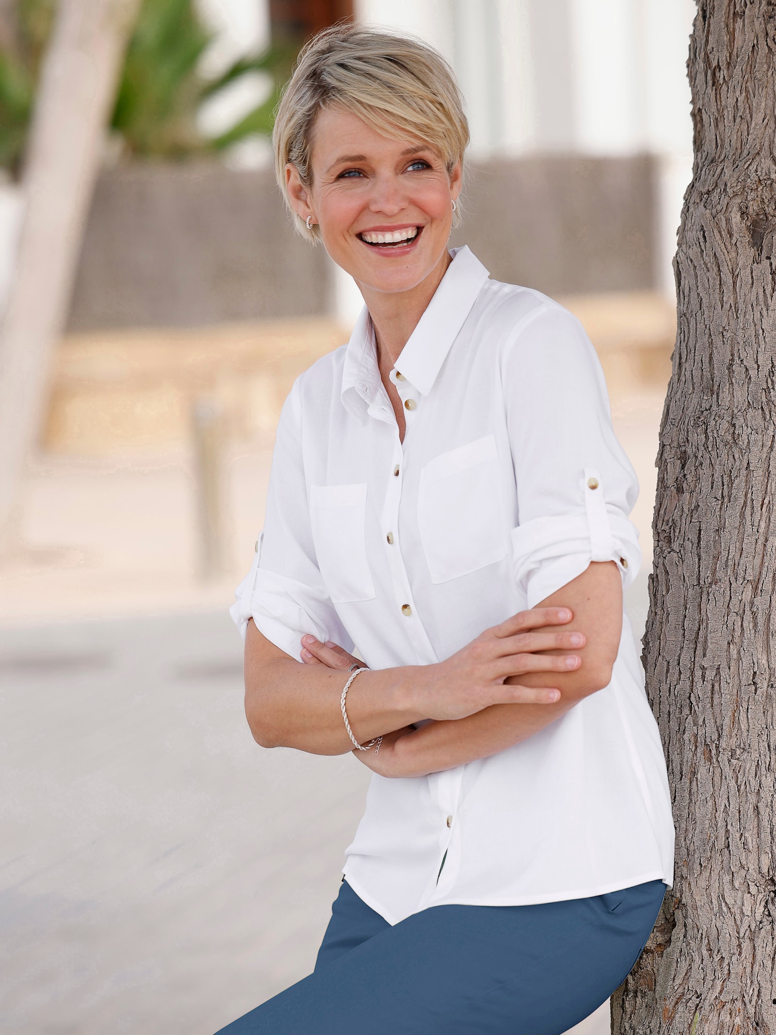 Overhemdblouse met knopen in hoornlook - wit