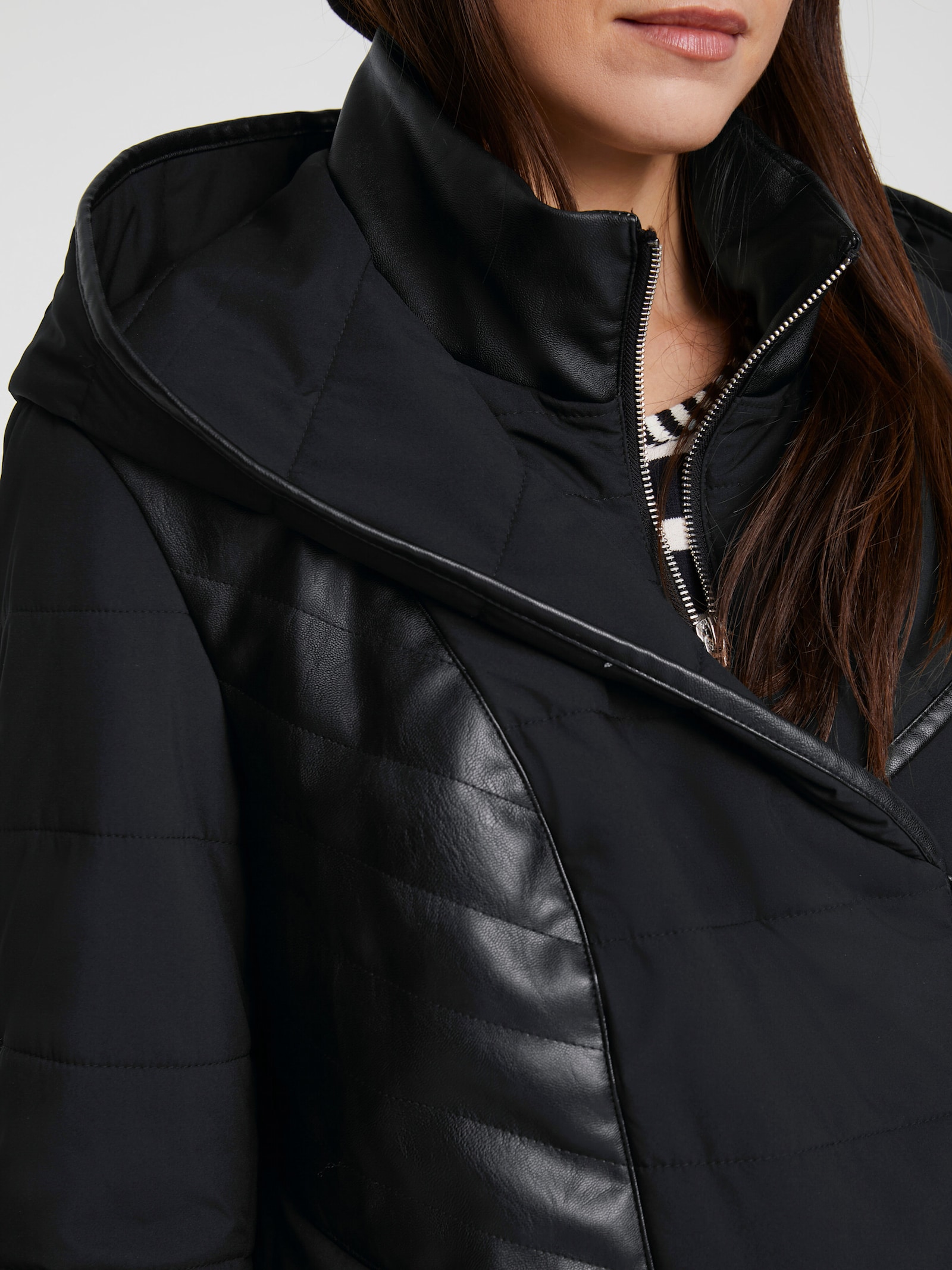 heine Steppjacke in 2-in-1-Optik - schwarz