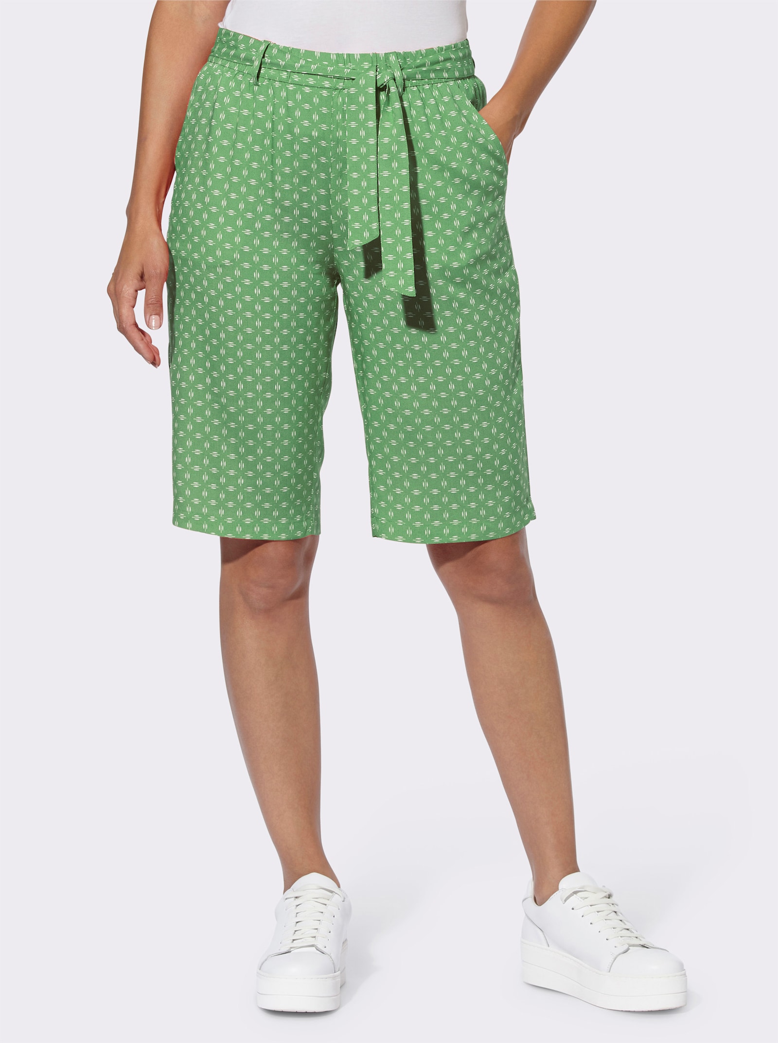 Bermudas mit Bindeband - apfel-weiß-bedruckt