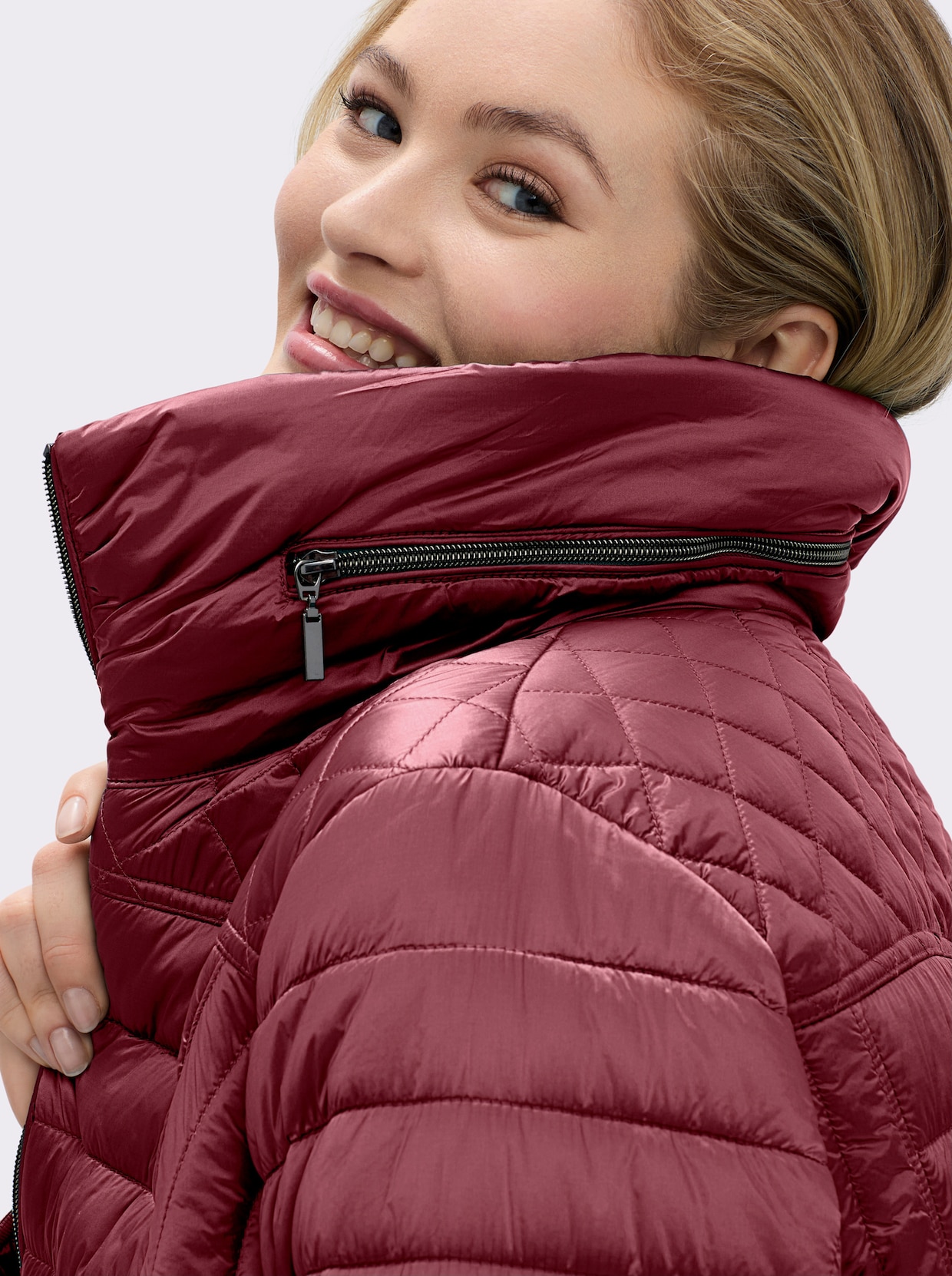 Steppjacke mit dezentem Glanz - bordeaux