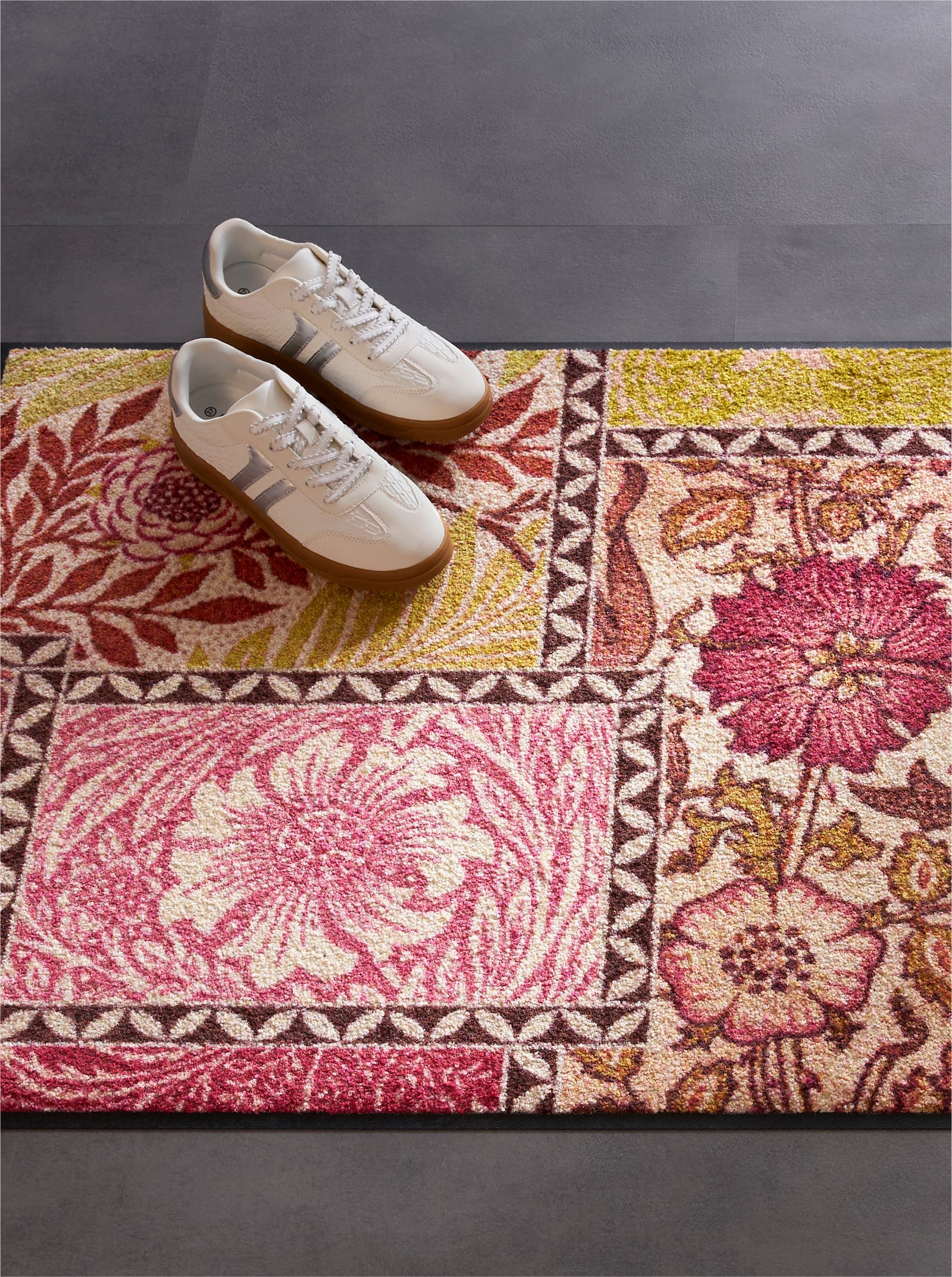 Salonloewe Fußmatte - dunkelrot-ocker-bedruckt