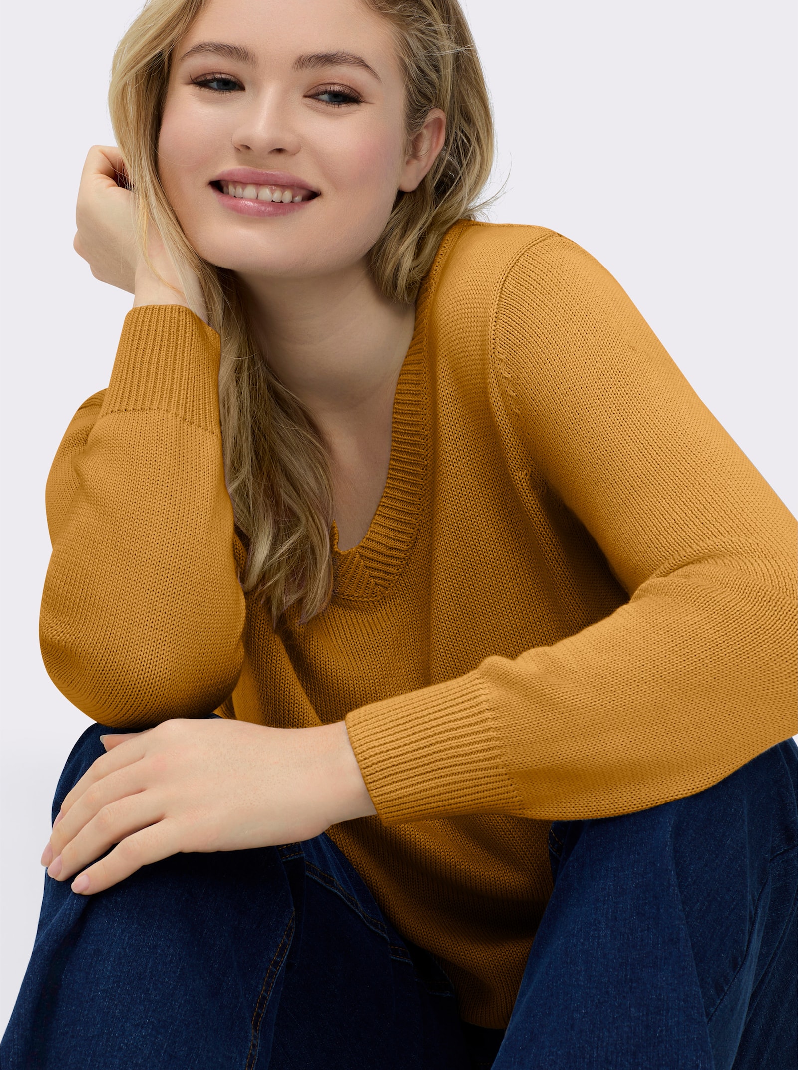 V-Ausschnitt-Pullover mit Baumwolle - maisgelb