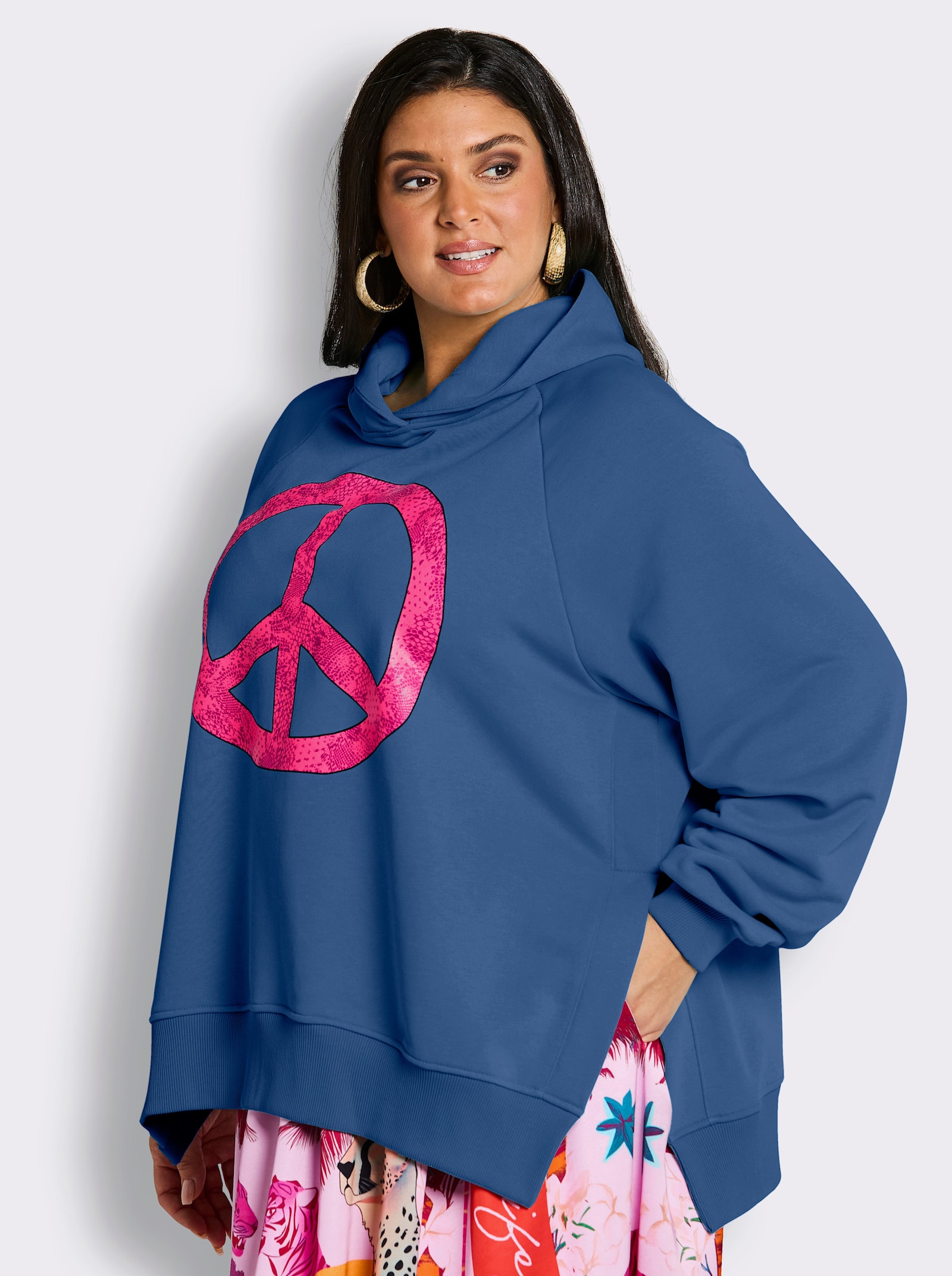 sheego loves miss goodlife Kapuzensweatshirt mit Neon-Print vorn - royalblau-pink-bedruckt