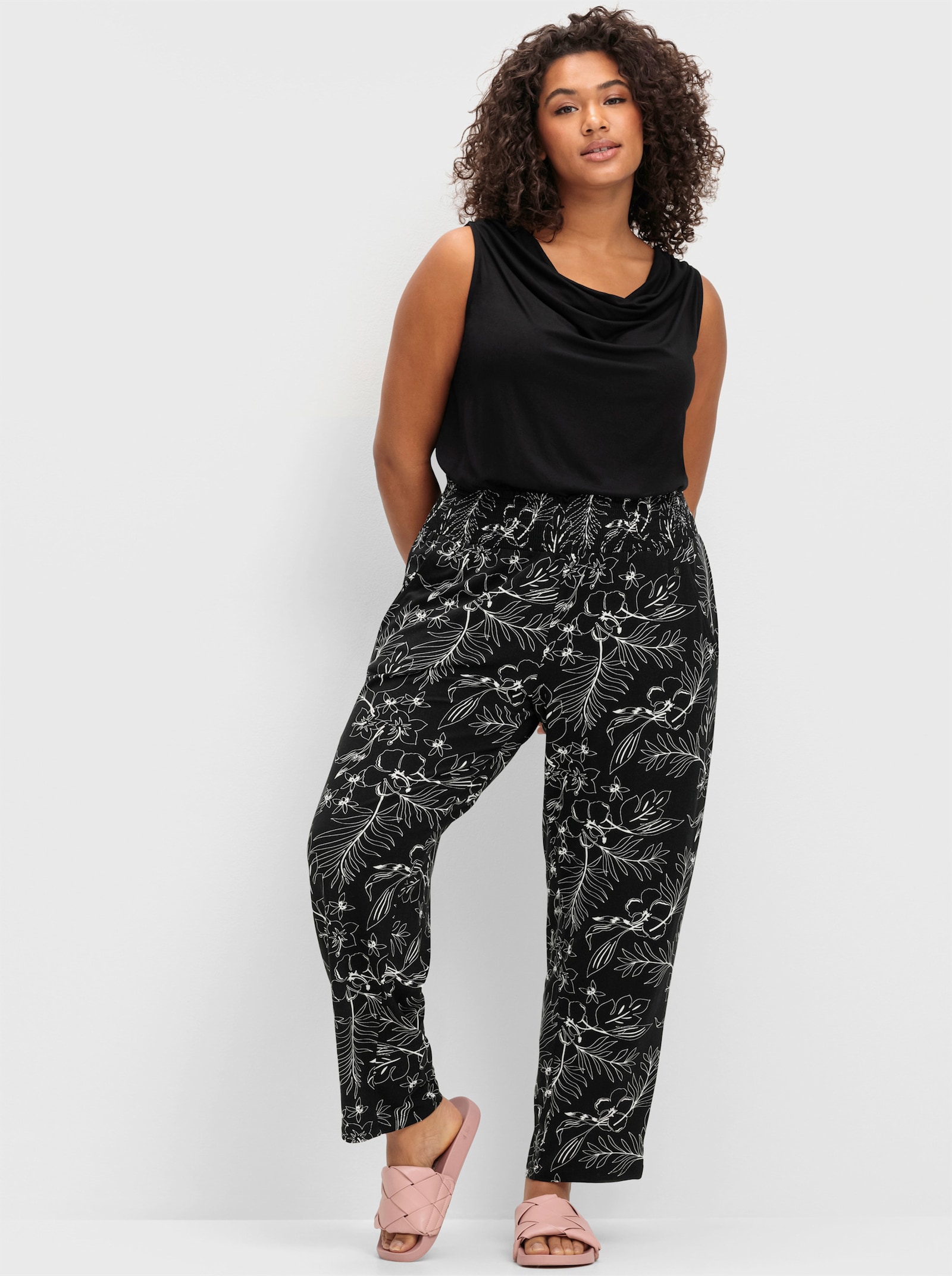 sheego Schlupfhose mit breitem Smokbund, weite Form - schwarz-gemustert