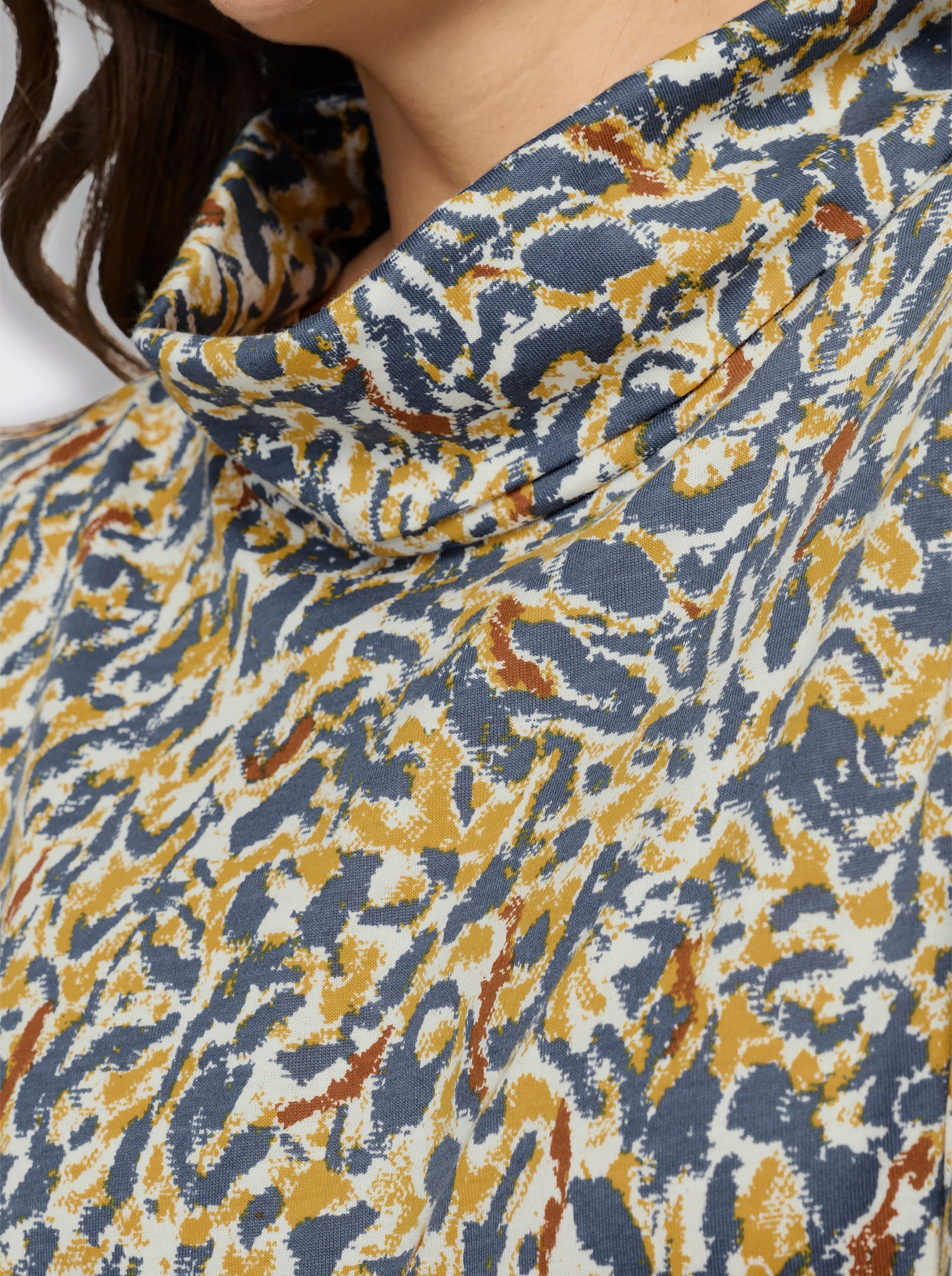 Rollkragenshirt mit Alloverdruck - ecru-rauchblau-bedruckt