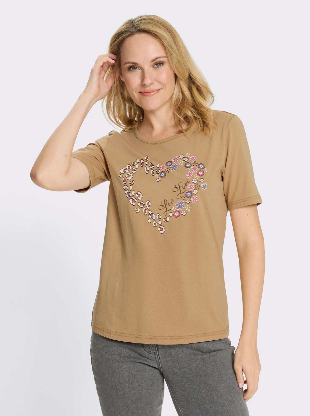 Rundhalsshirt mit Herzprint - camel-braun-bedruckt