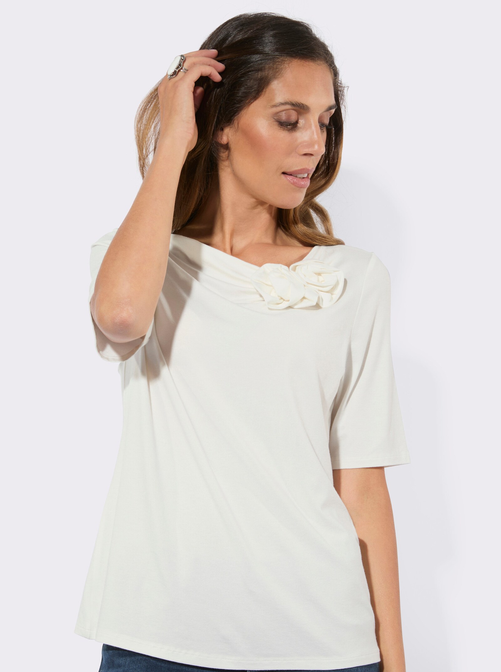 Kurzarmshirt mit asymmetrischem Ausschnitt - ecru