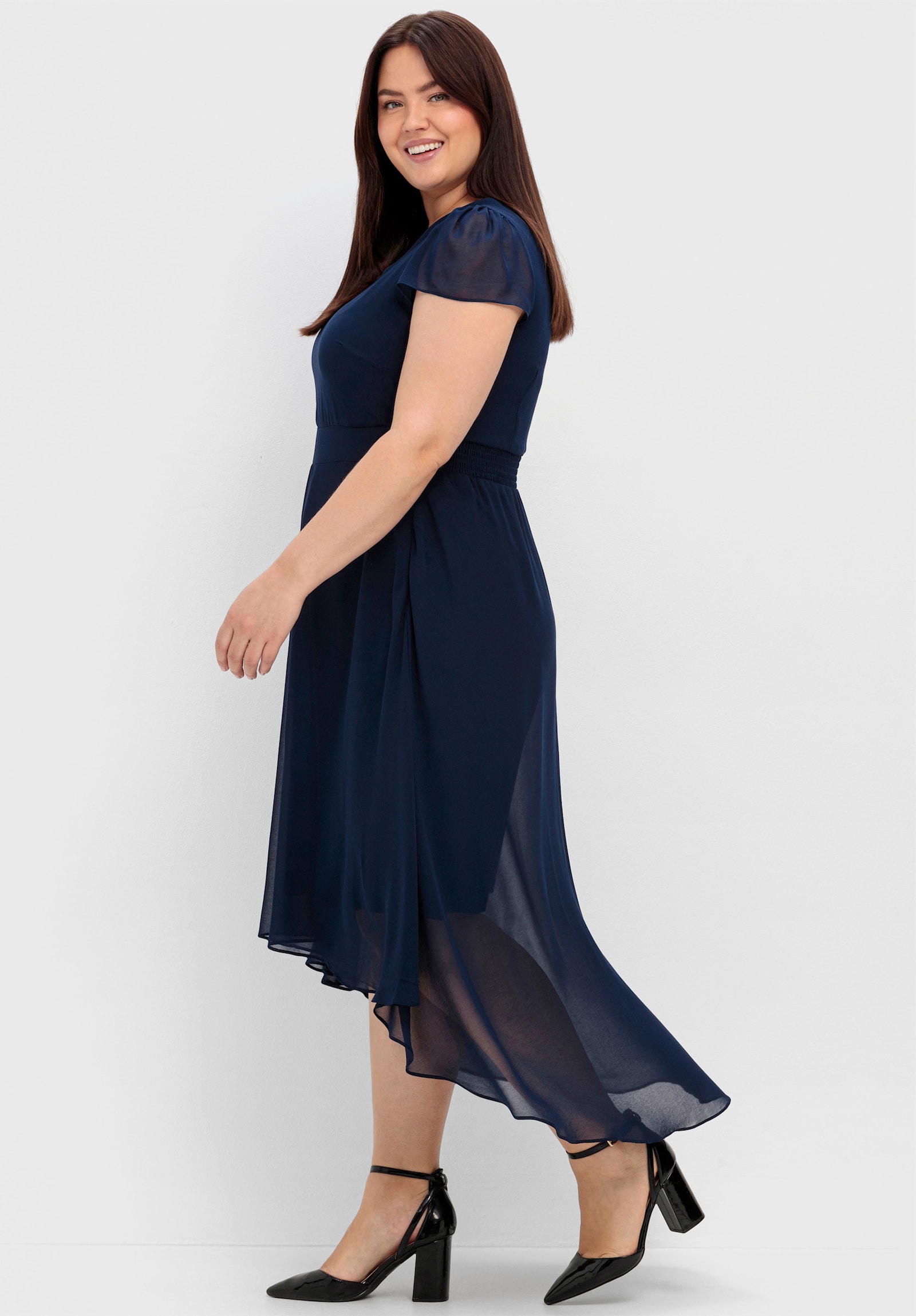 sheego Abendkleid mit Flügelärmeln - marine