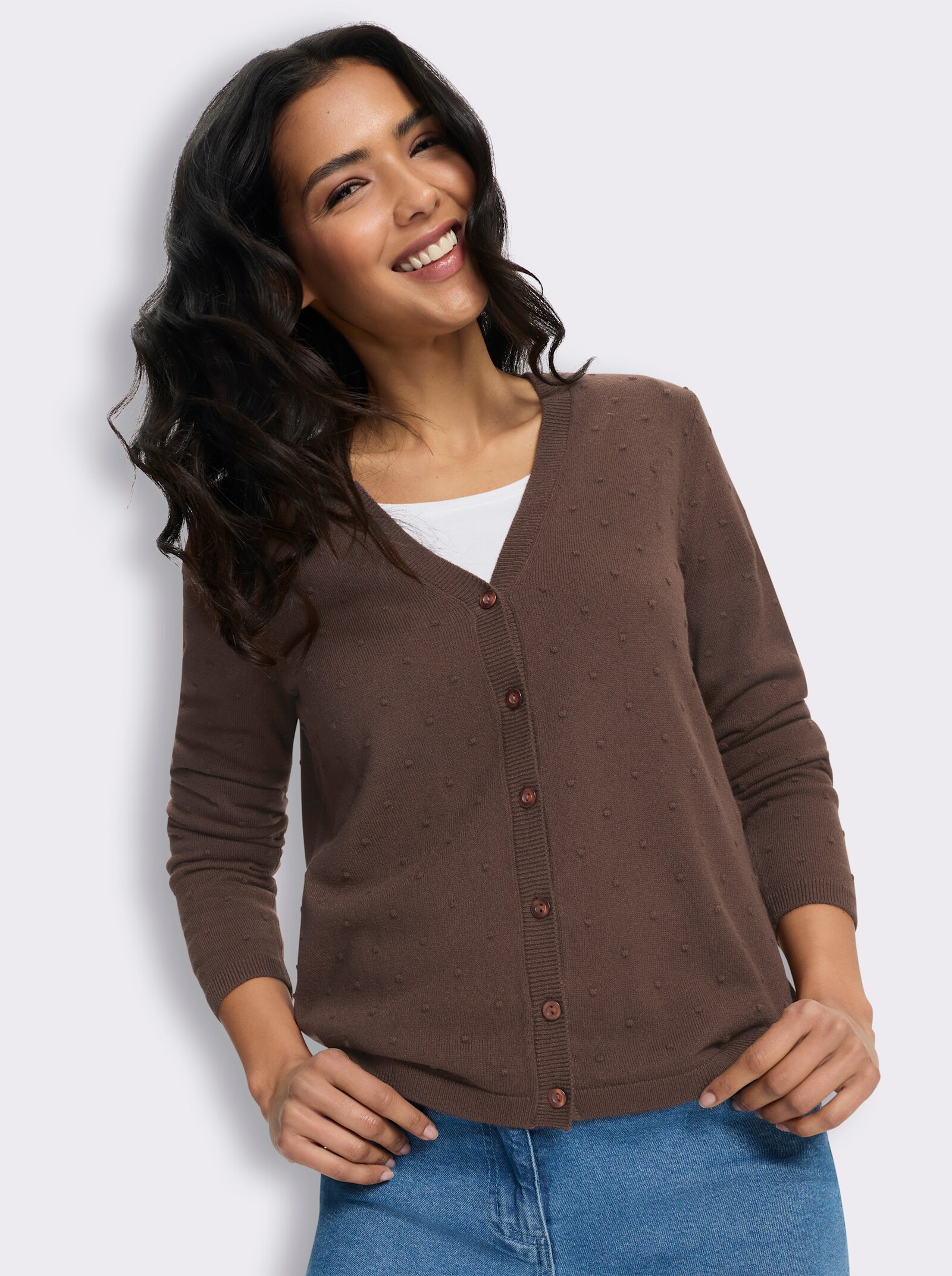 Strickjacke in 3D-Tupfen-Optik - schoko