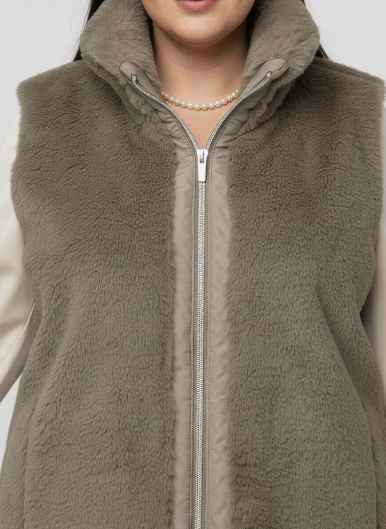 Fellimitatweste in kürzerer Form - schlamm