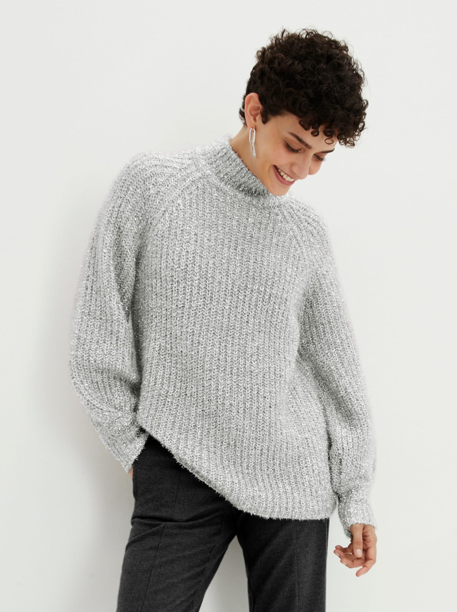 Oversize-Pullover mit Glanzgarn - ecru-metallfarben