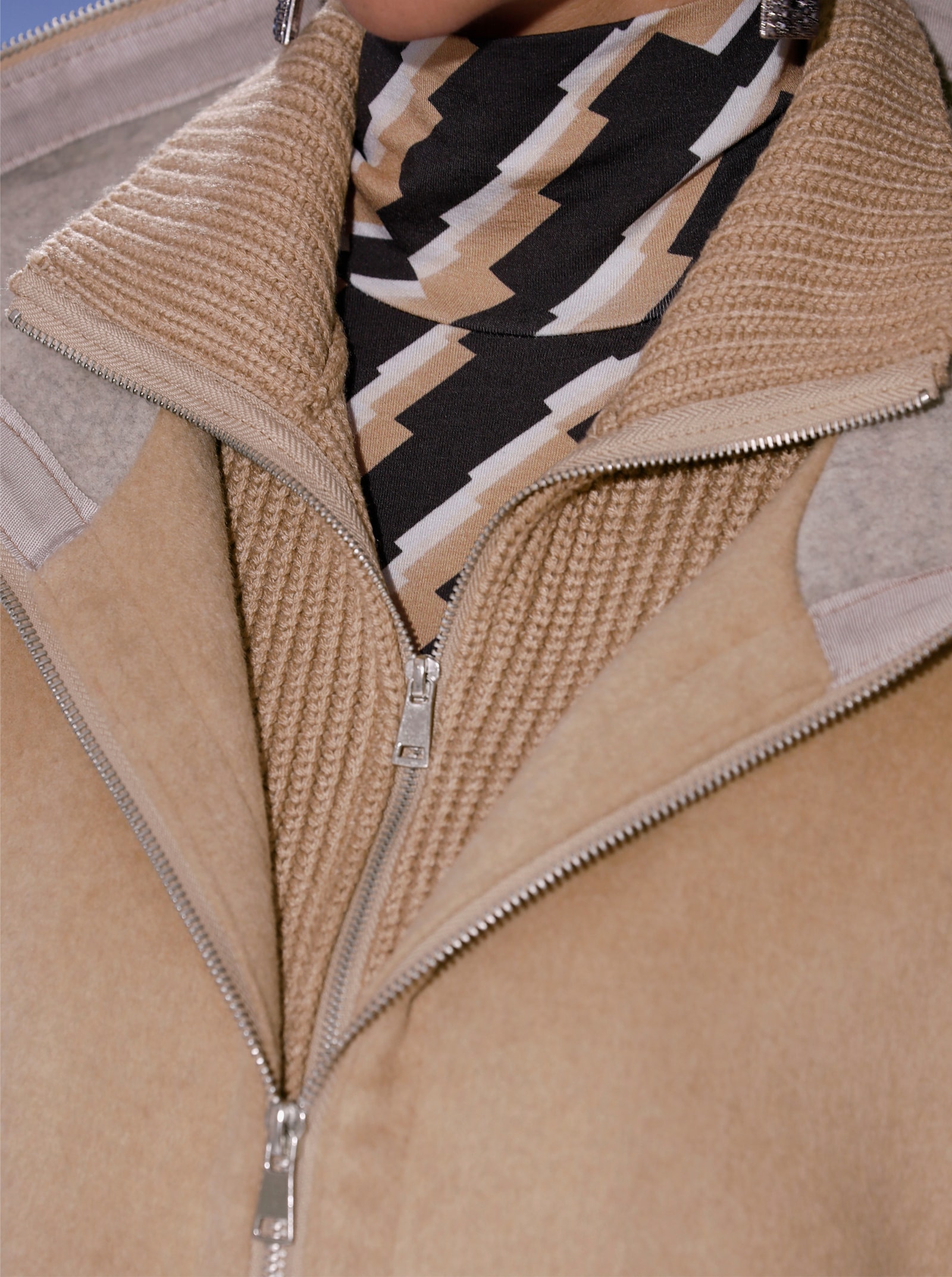 Manisa Wolljacke mit Strickeinsatz am Kragen - camel-sand-meliert