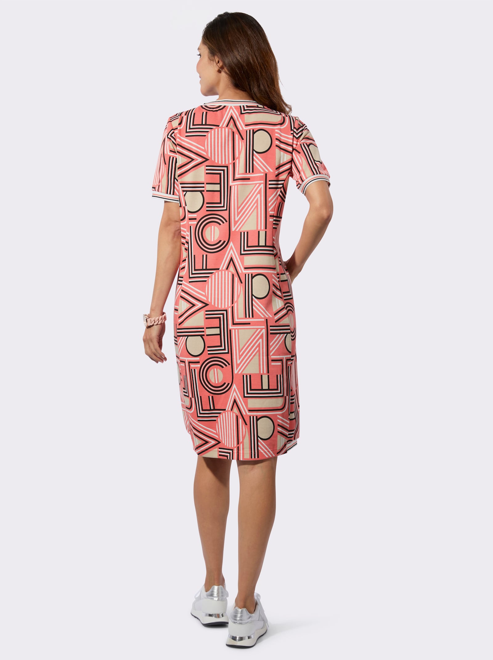 Jerseykleid im Lettering-Dessin - koralle-sand-bedruckt