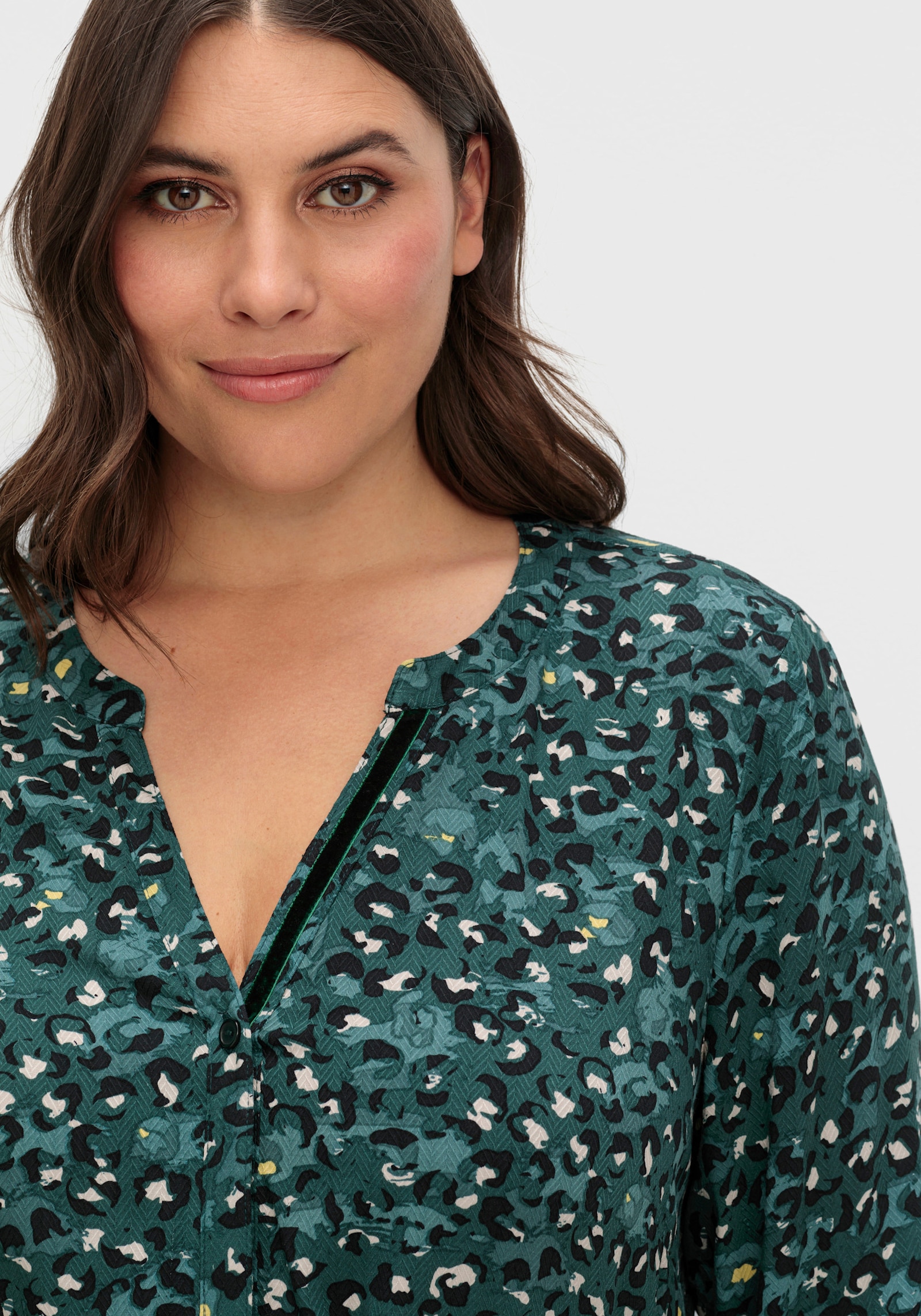 sheego Blusenkleid mit Tunnelzug in der Taille - tiefgrün-gemustert