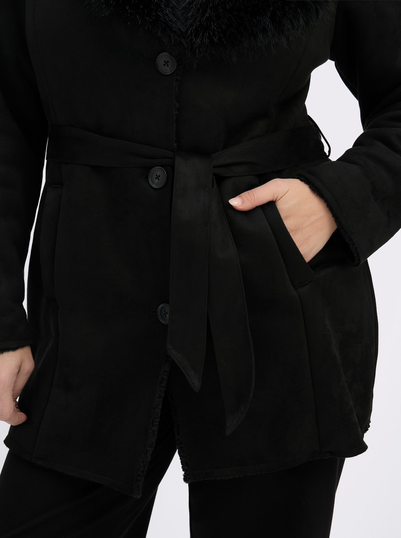 sheego Jacke mit Kunstfellbesatz - schwarz