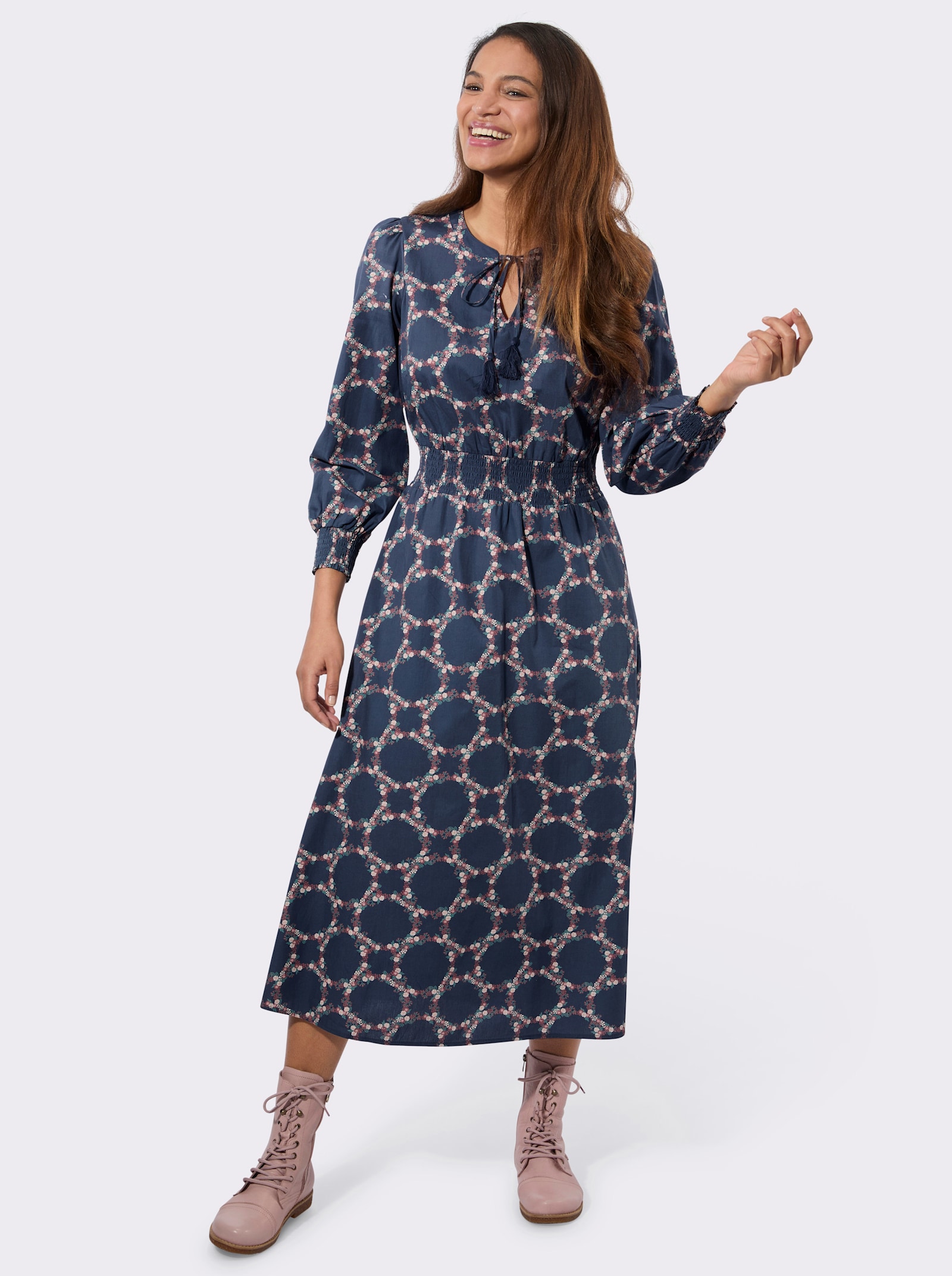 Baumwollkleid mit Smok-Details - rauchblau-rosenholz-bedruckt