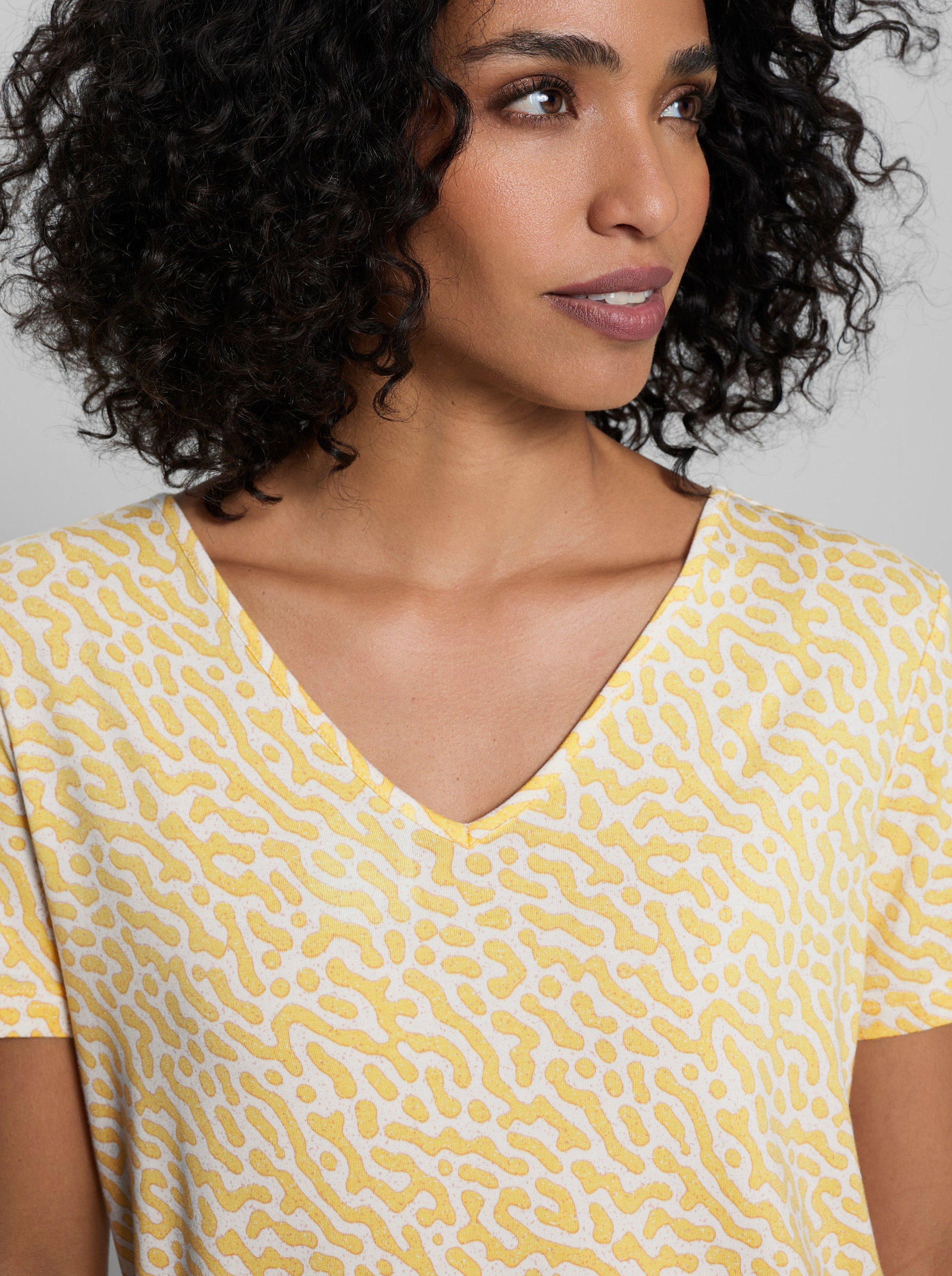 heine Shirt mit Druck-Dessin - zitrone-ecru-bedruckt