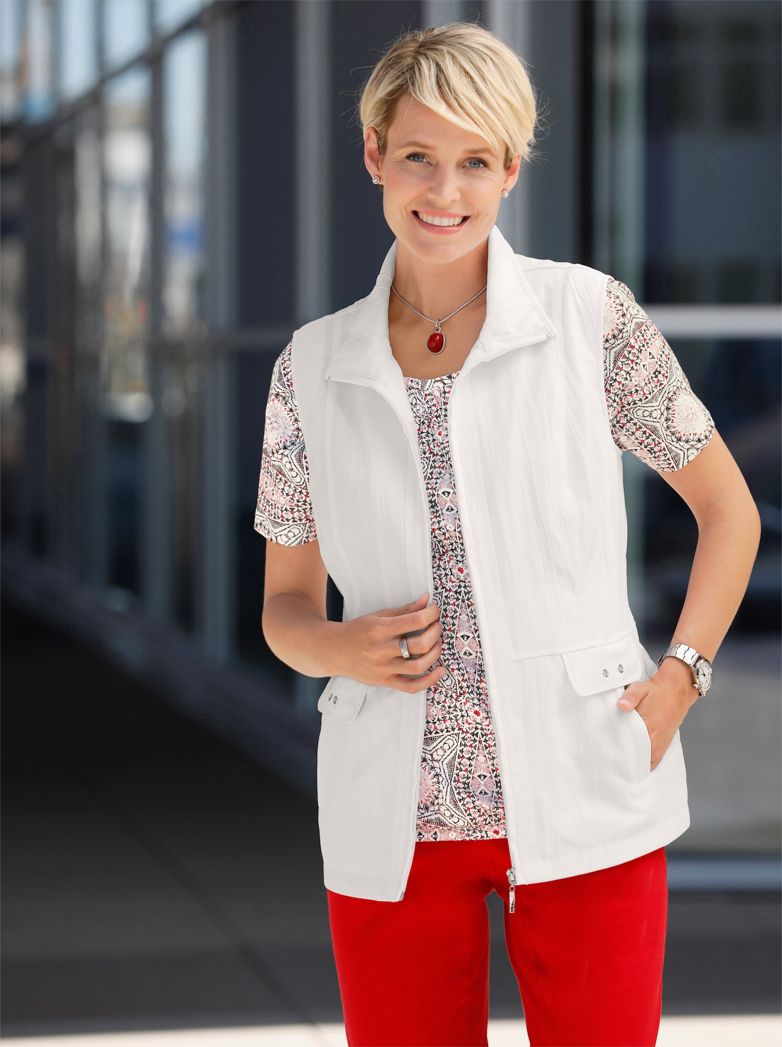 Weste mit Stehkragen - weiß