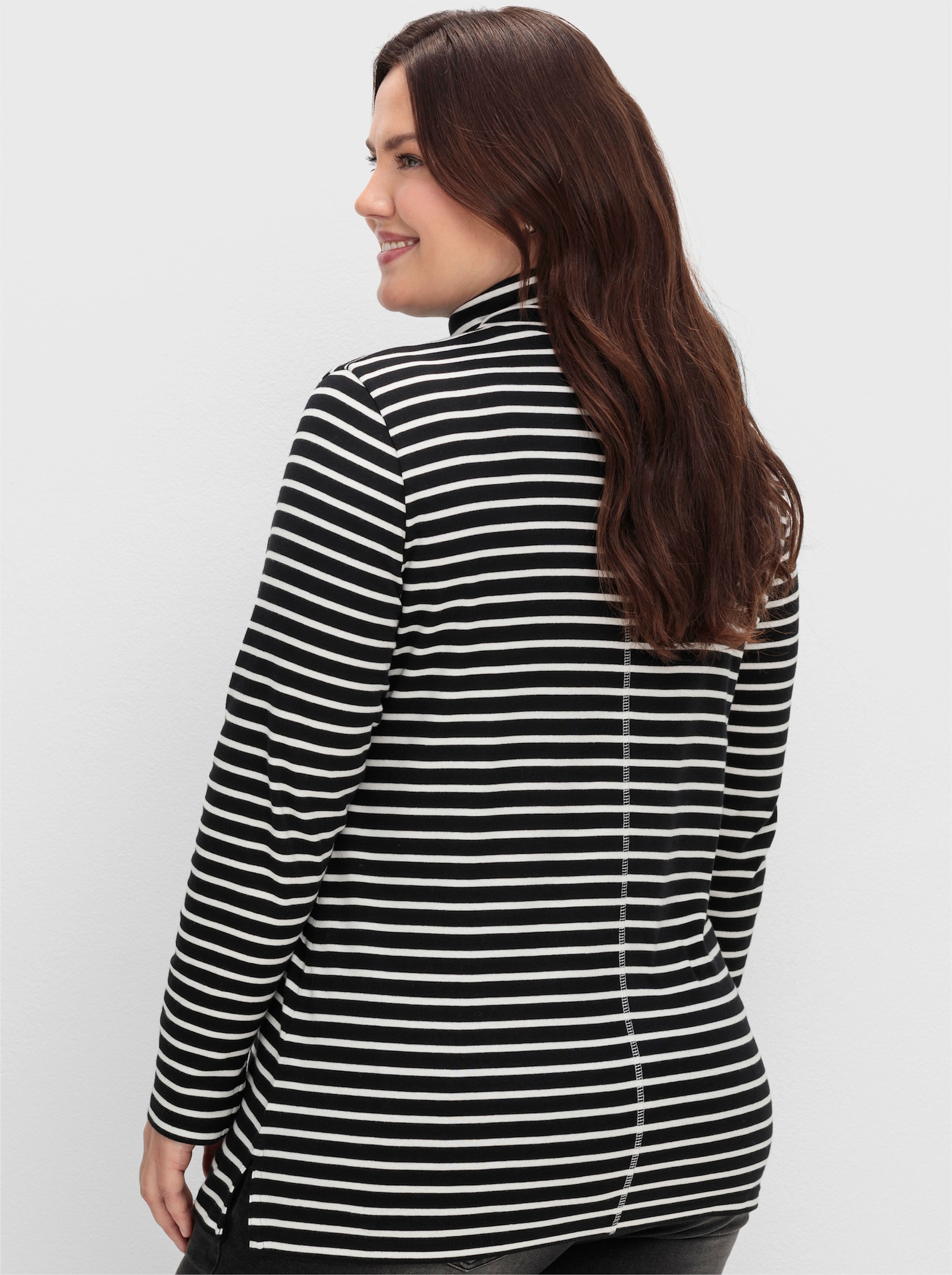 sheego Rollkragenshirt mit garngefärbten Ringeln - schwarz-weiß