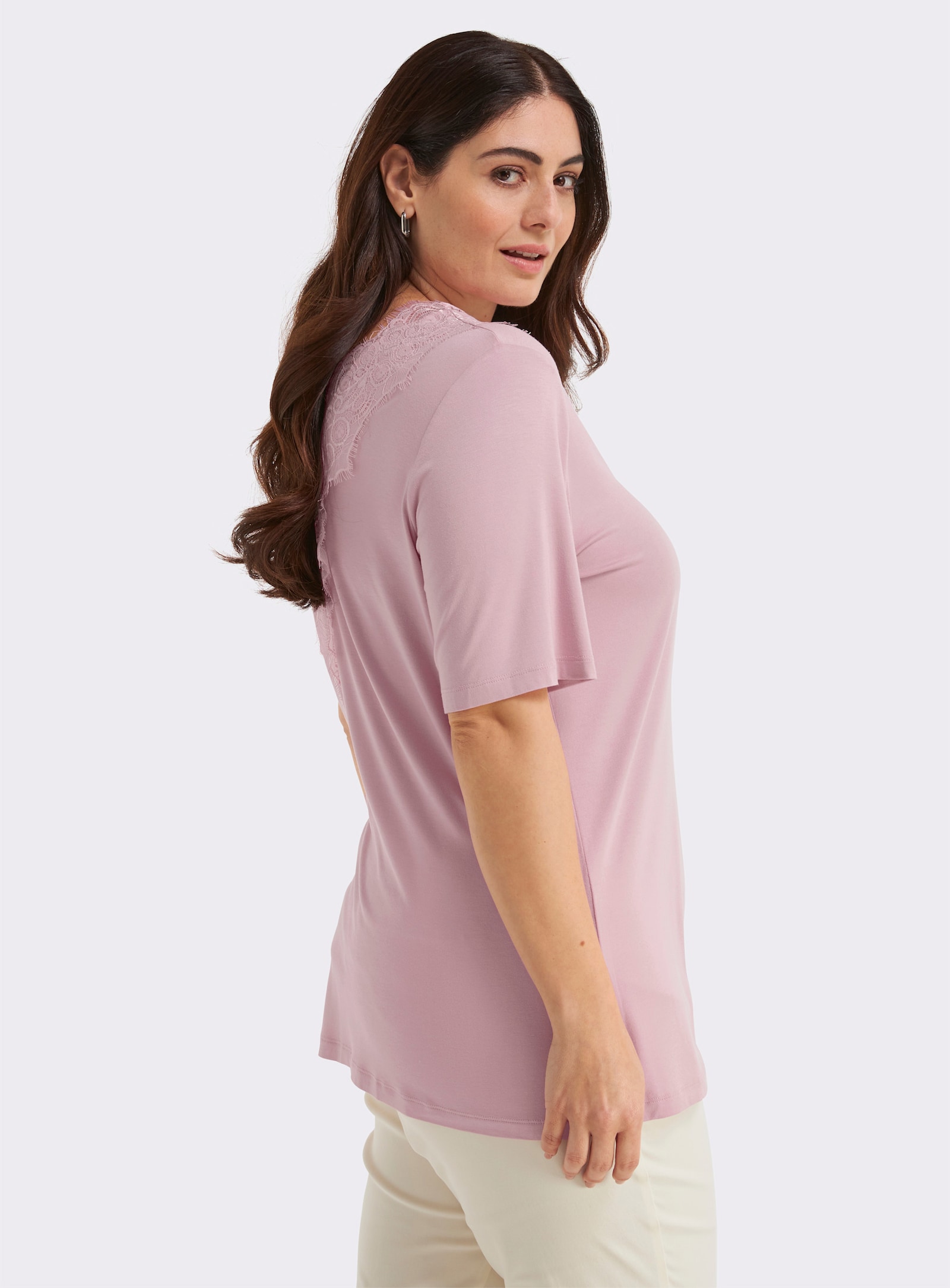 sheego Spitzenshirt mit beidseitigem, tiefem V - rosé