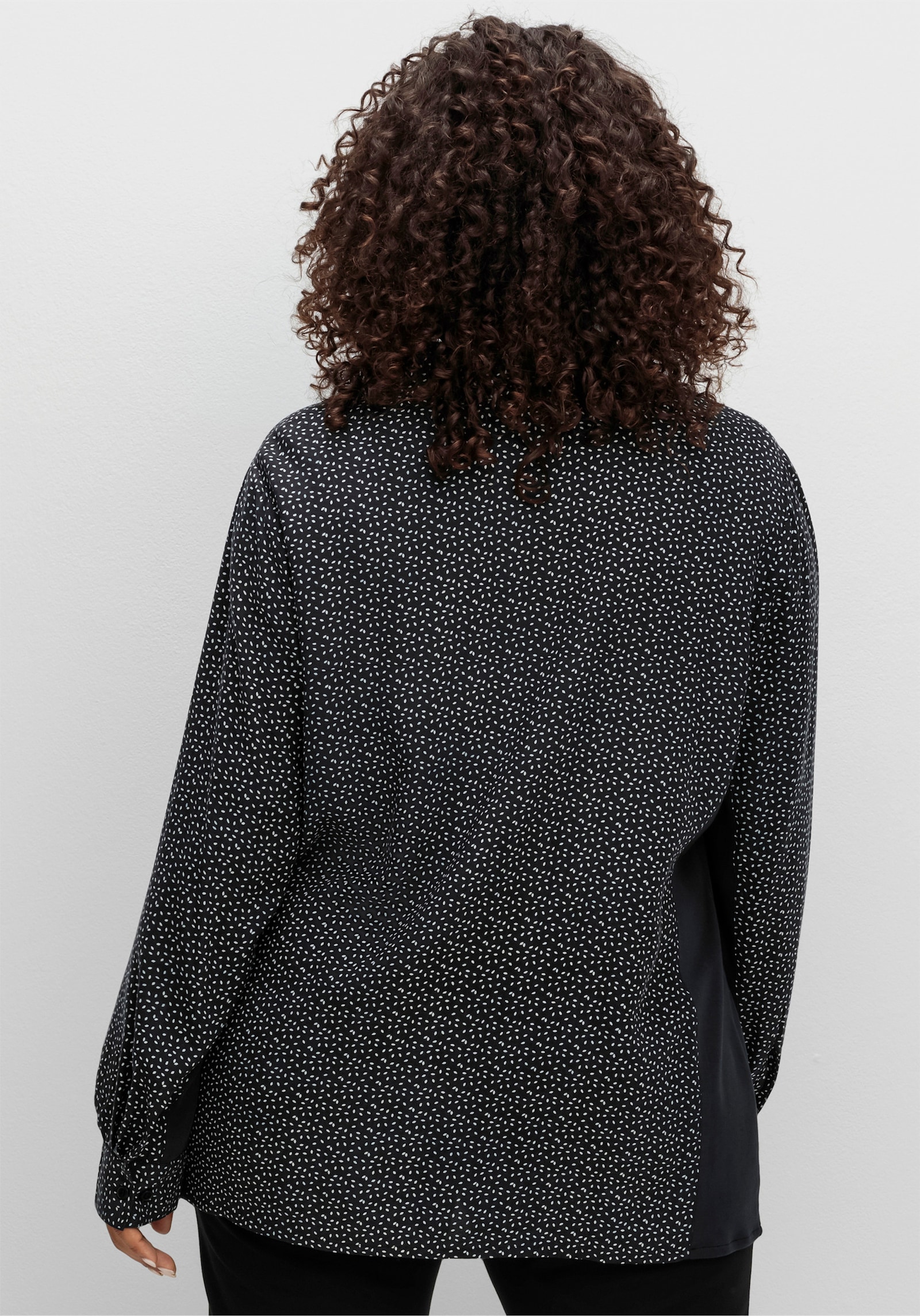 sheego Hemdbluse mit Alloverprint - schwarz-gemustert