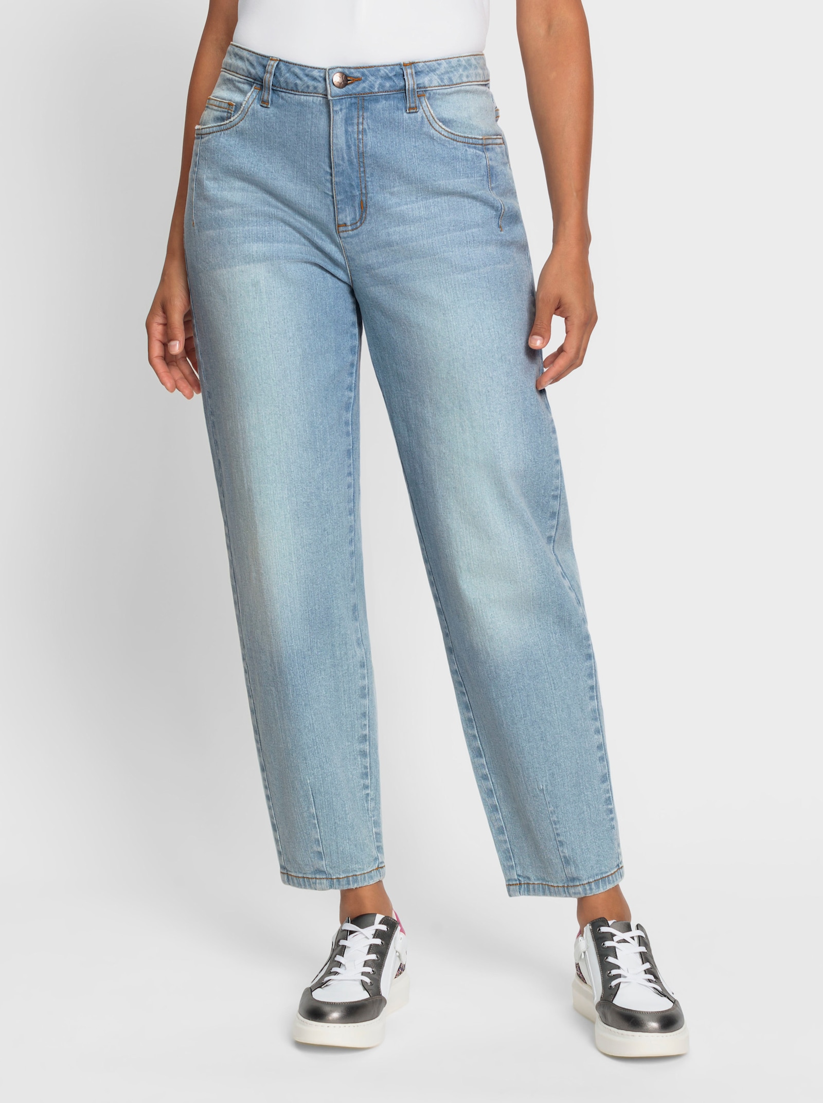 Džíny střihu mom - bělená modrá