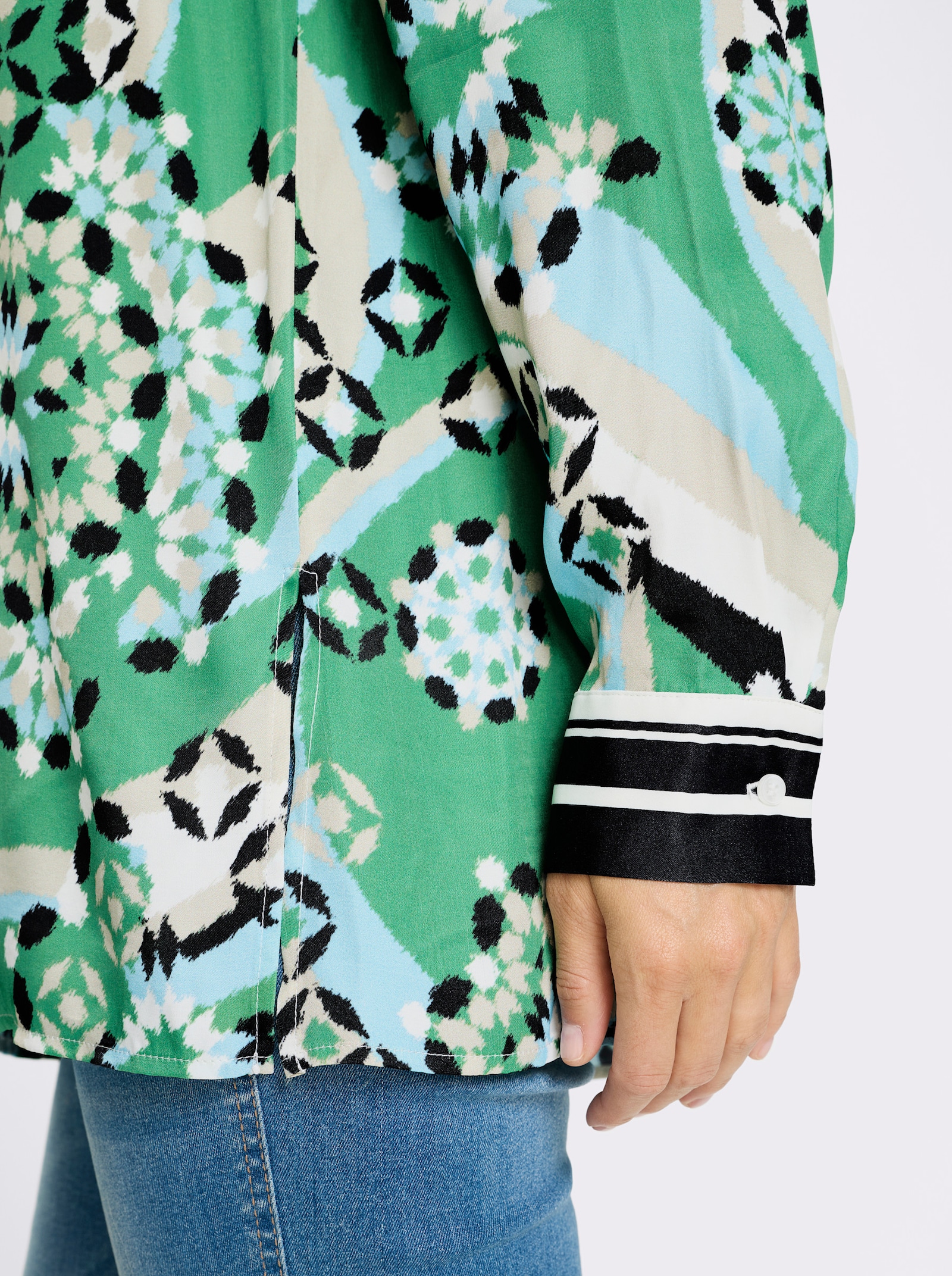 heine Tunika mit Exotic-Dessin - grasgrün-schwarz-bedruckt