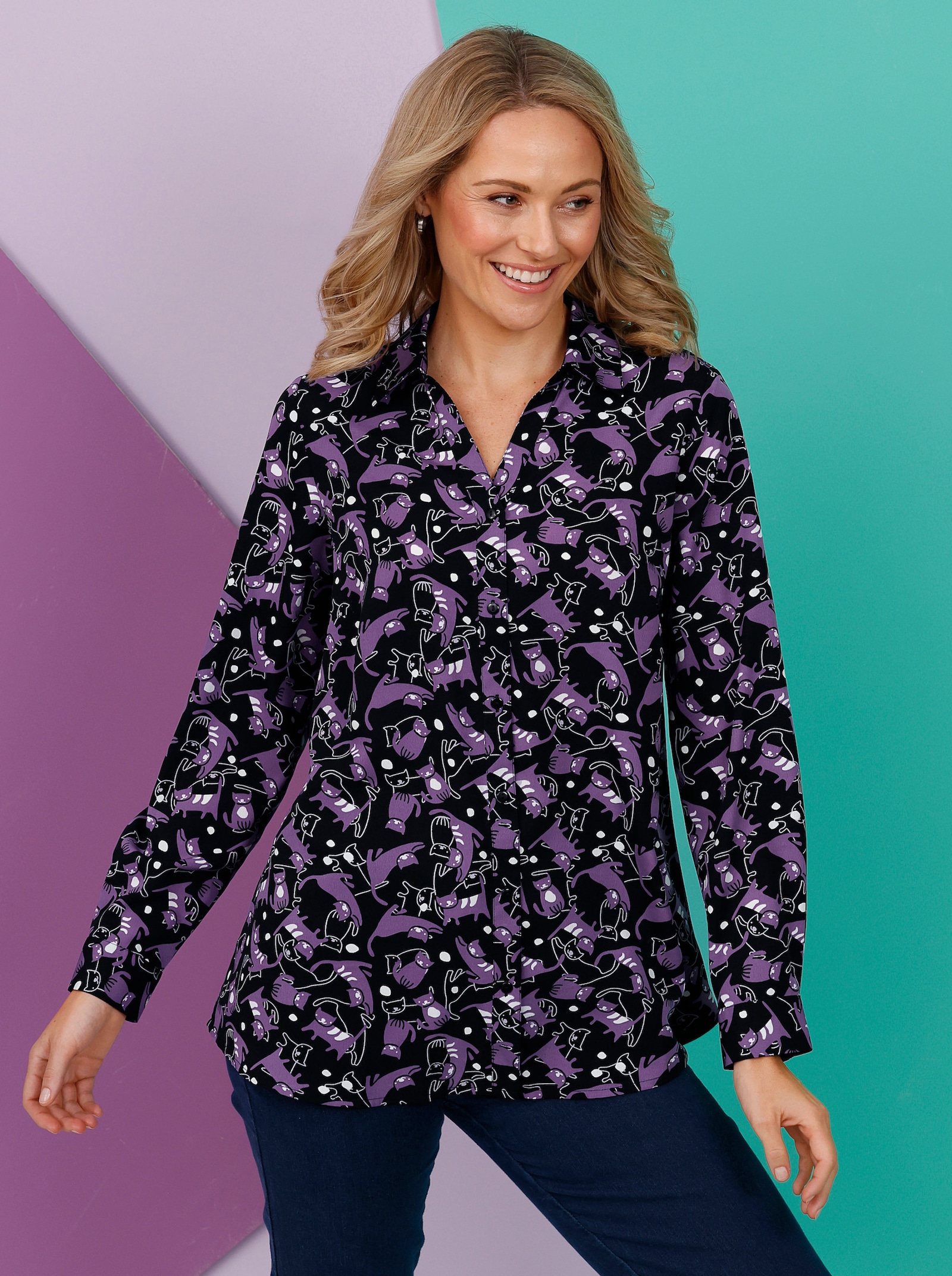 Longbluse mit Katzen-Motiv - schwarz-lila-bedruckt