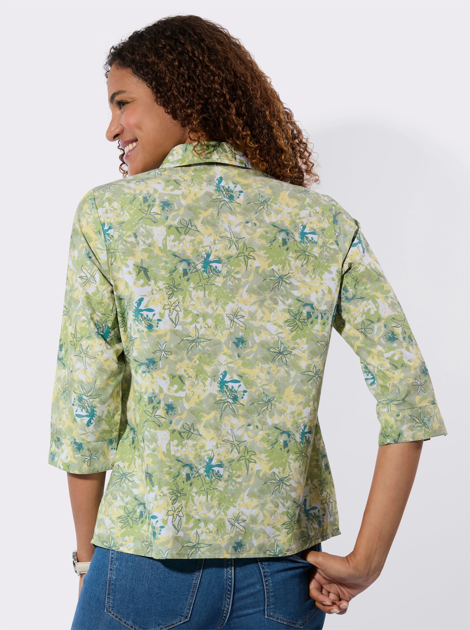 Bekväm blus med kort knappslå - vass, tryckt