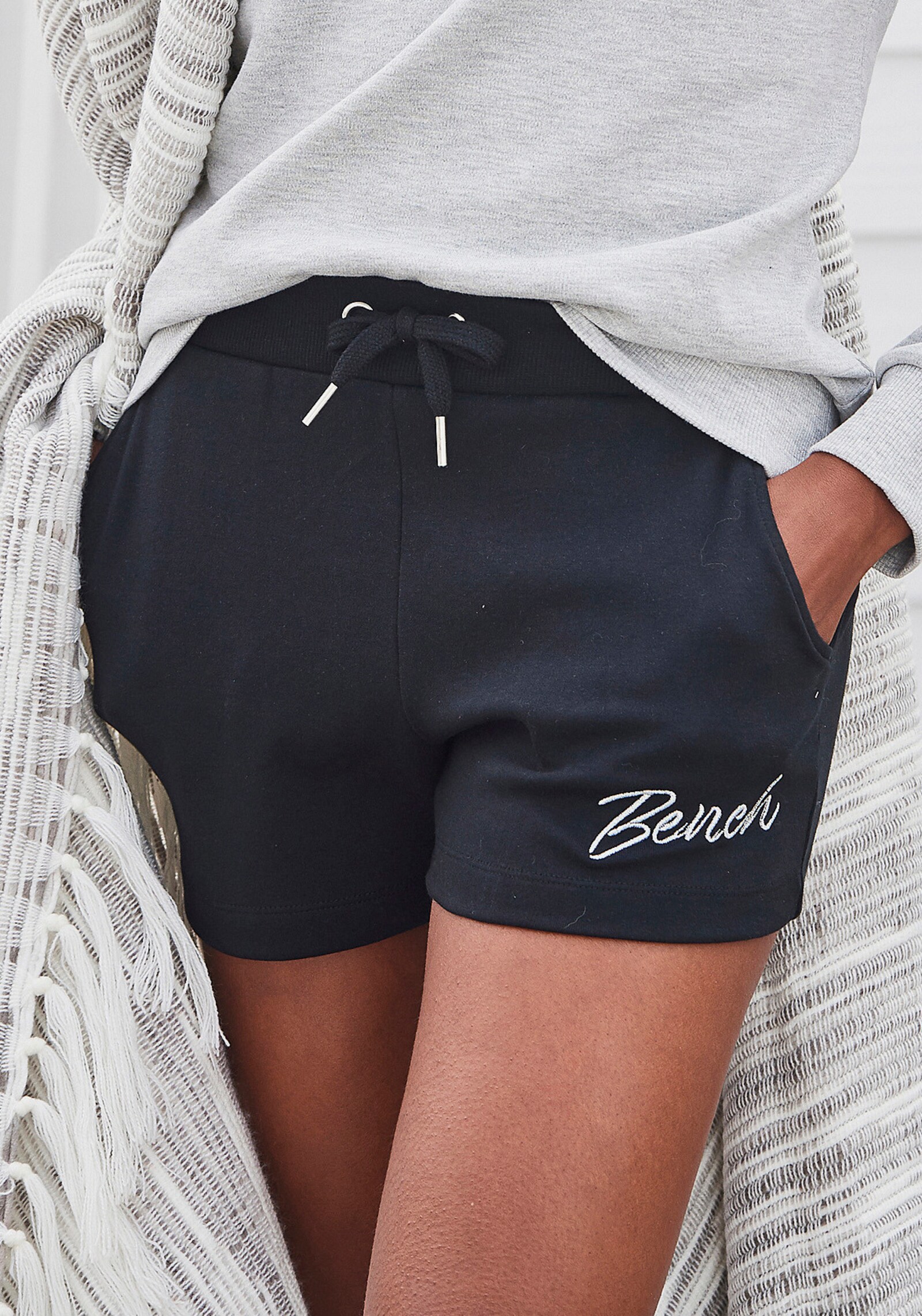 Bench. Loungewear Relaxshorts - schwarz
