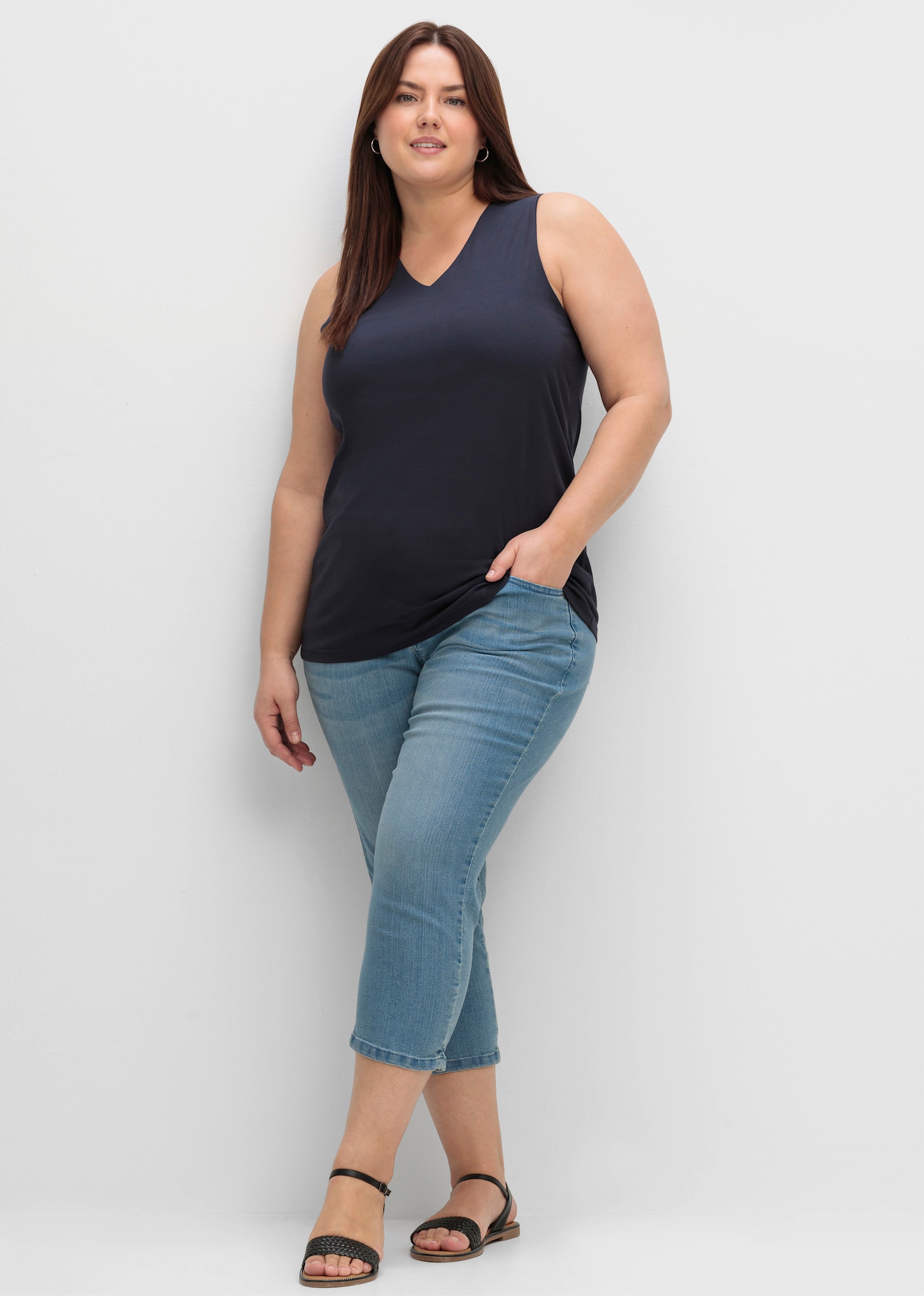 sheego Tanktop mit doppellagigem Vorderteil - tiefblau