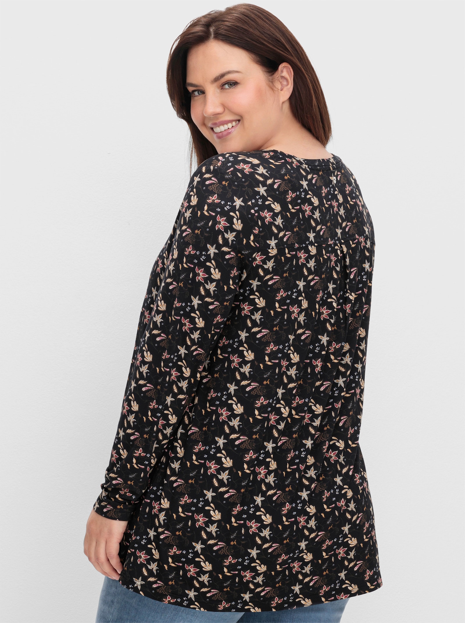 sheego T-shirt à manches longues évasé, à fleurs - noir à motifs