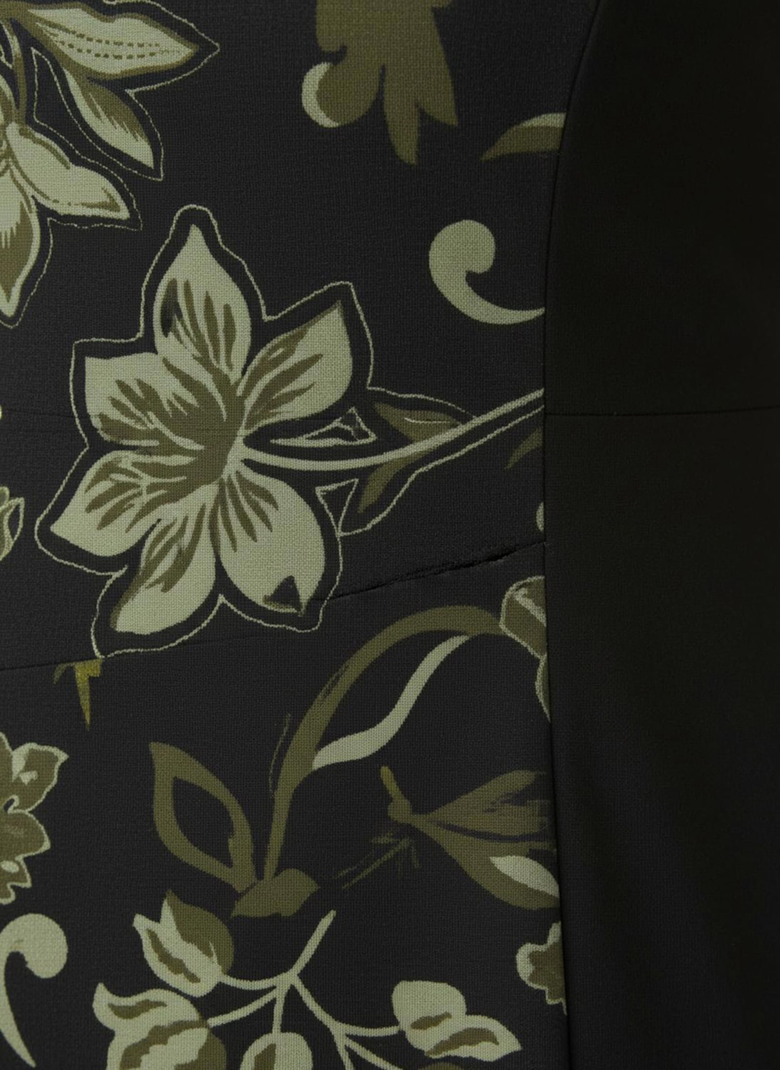 Jerseykleid im floralen Dessin - schwarz-oliv-bedruckt