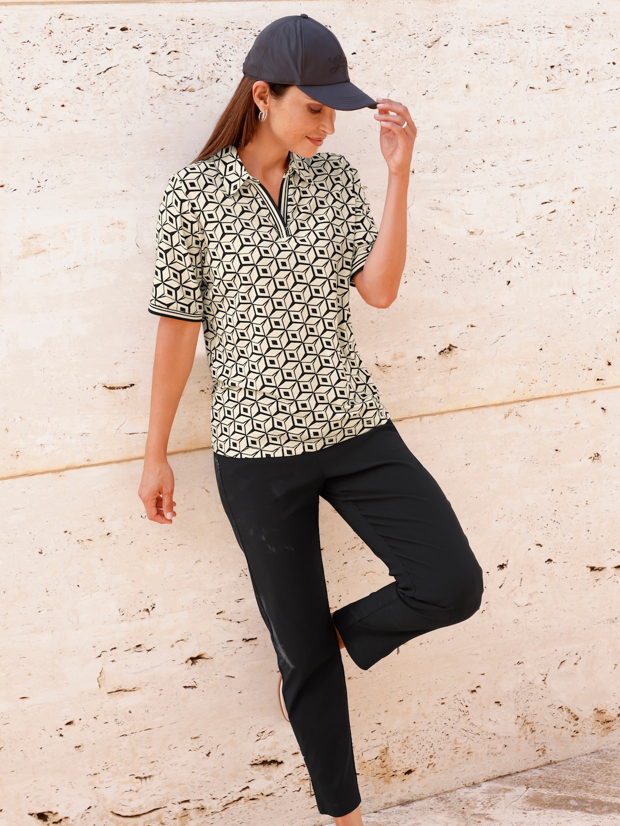 Poloshirt im Grafikmuster - champagner-schwarz-bedruckt