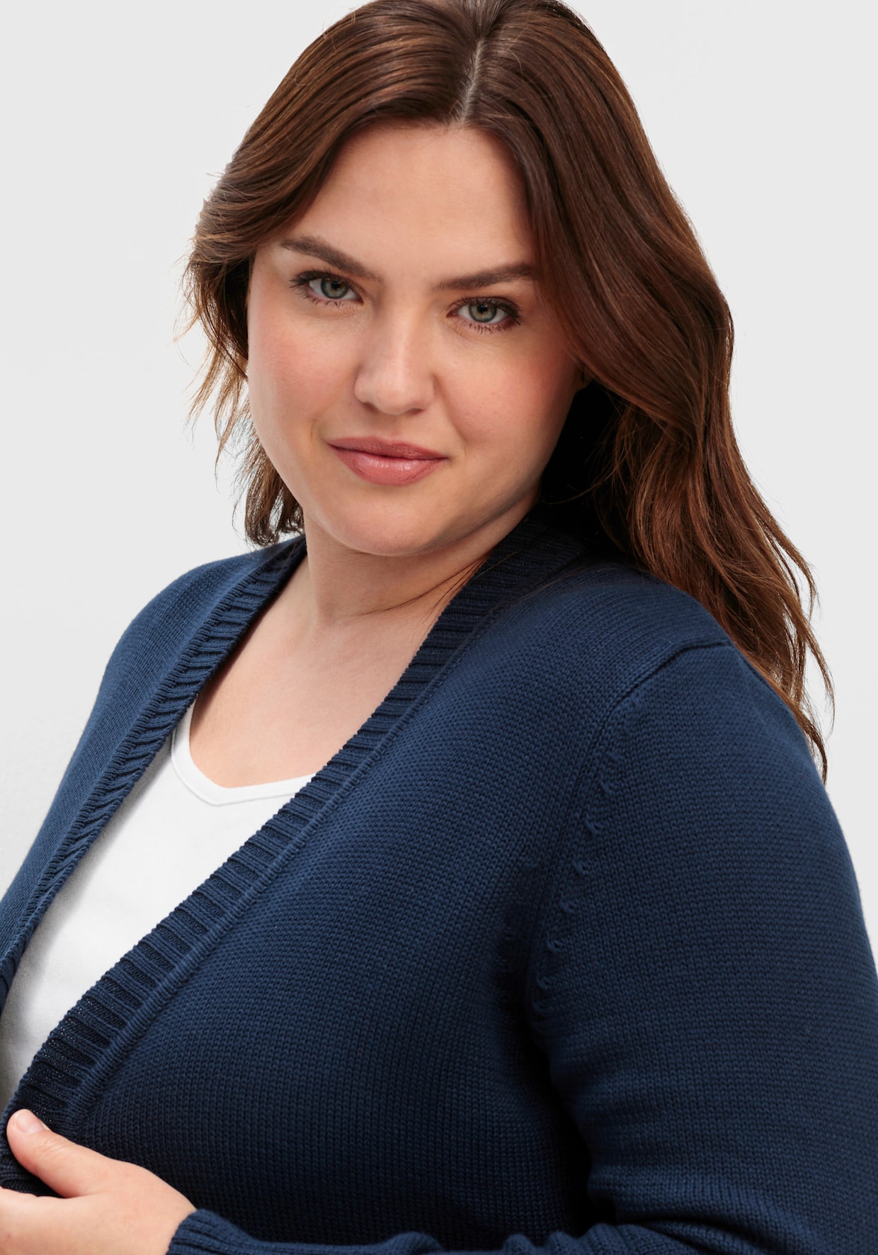 Strickjacke mit farblich abgestimmten Knöpfen - marine