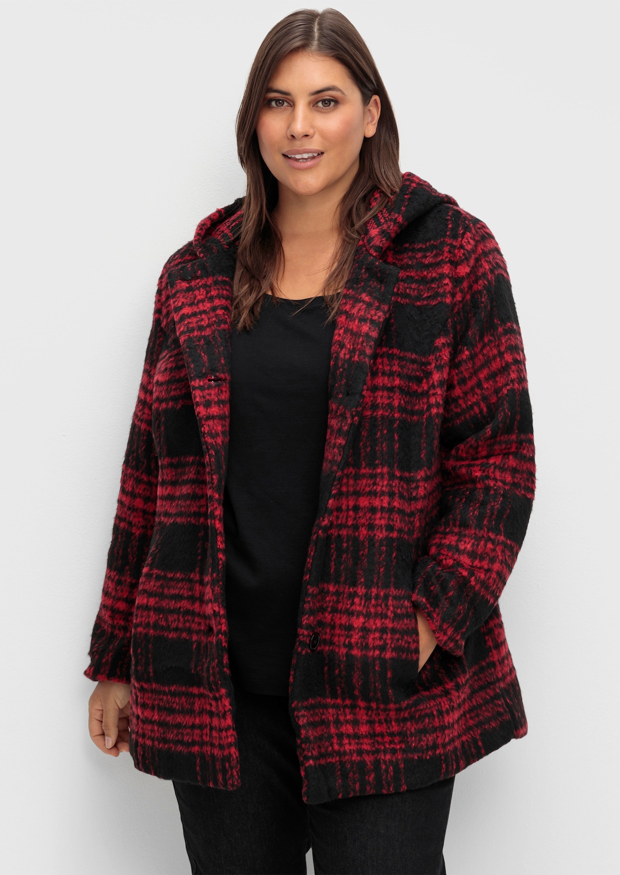 Outdoorjacke in schmeichelnder Longform - schwarz-rot-kariert