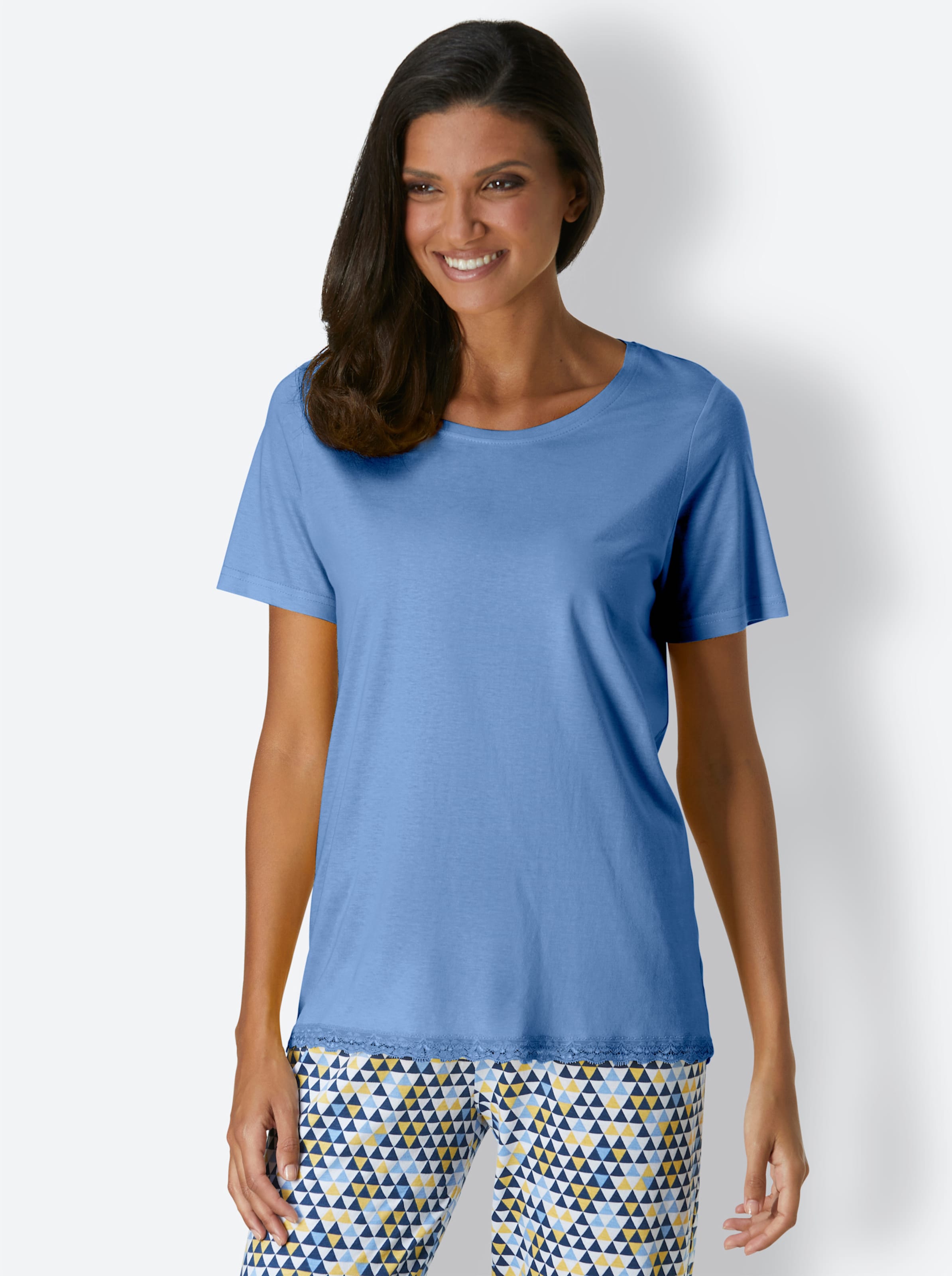 die Single günstig Kaufen-Schlafanzug-Shirt in himmelblau von wäschepur. Schlafanzug-Shirt in himmelblau von wäschepur <![CDATA[Die zarte Spitze am Saum schenkt diesem kombifreudigen Schlafanzug-Shirt einen Hauch Eleganz. Aus herrlich weichem Single-Jersey. Unterstützt 
