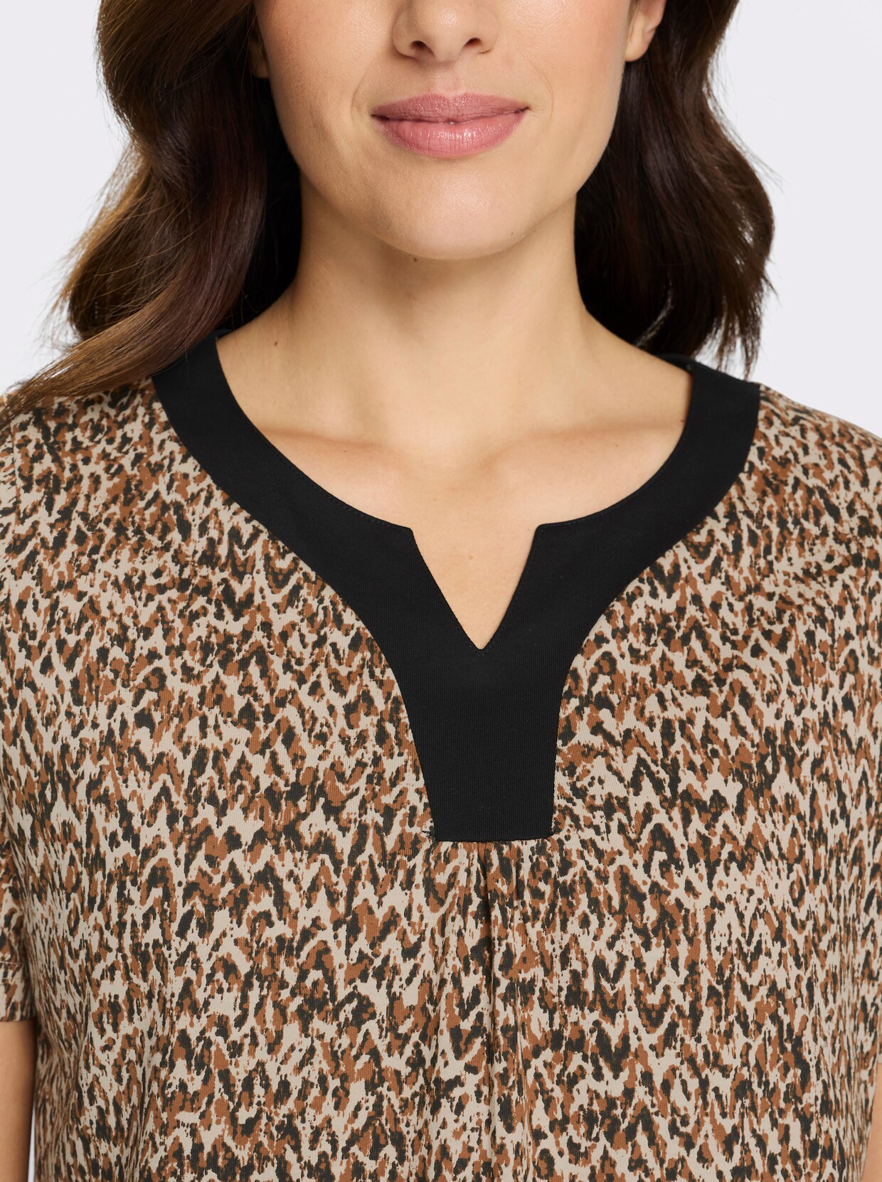 Longshirt in ausgestellter A-Linie - cognac-schwarz-bedruckt