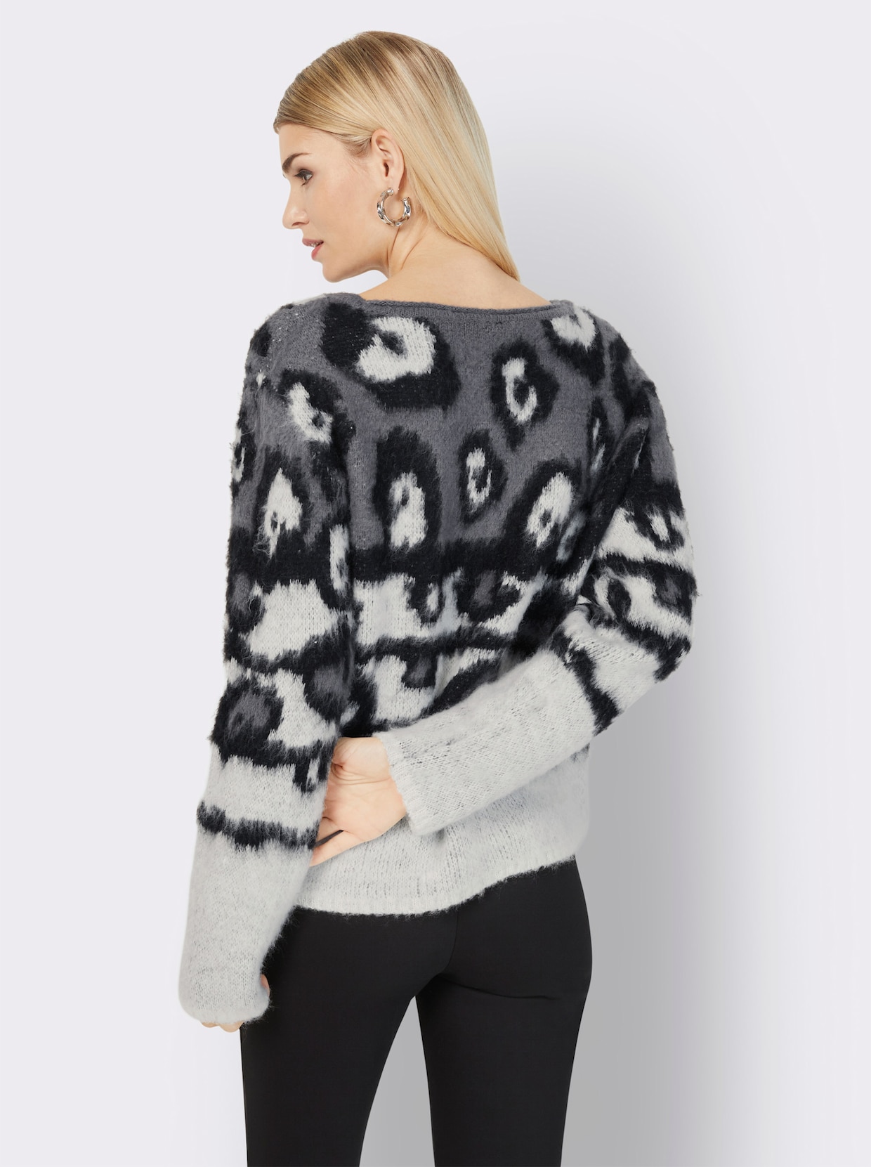 Pullover - weiß-schwarz-gemustert
