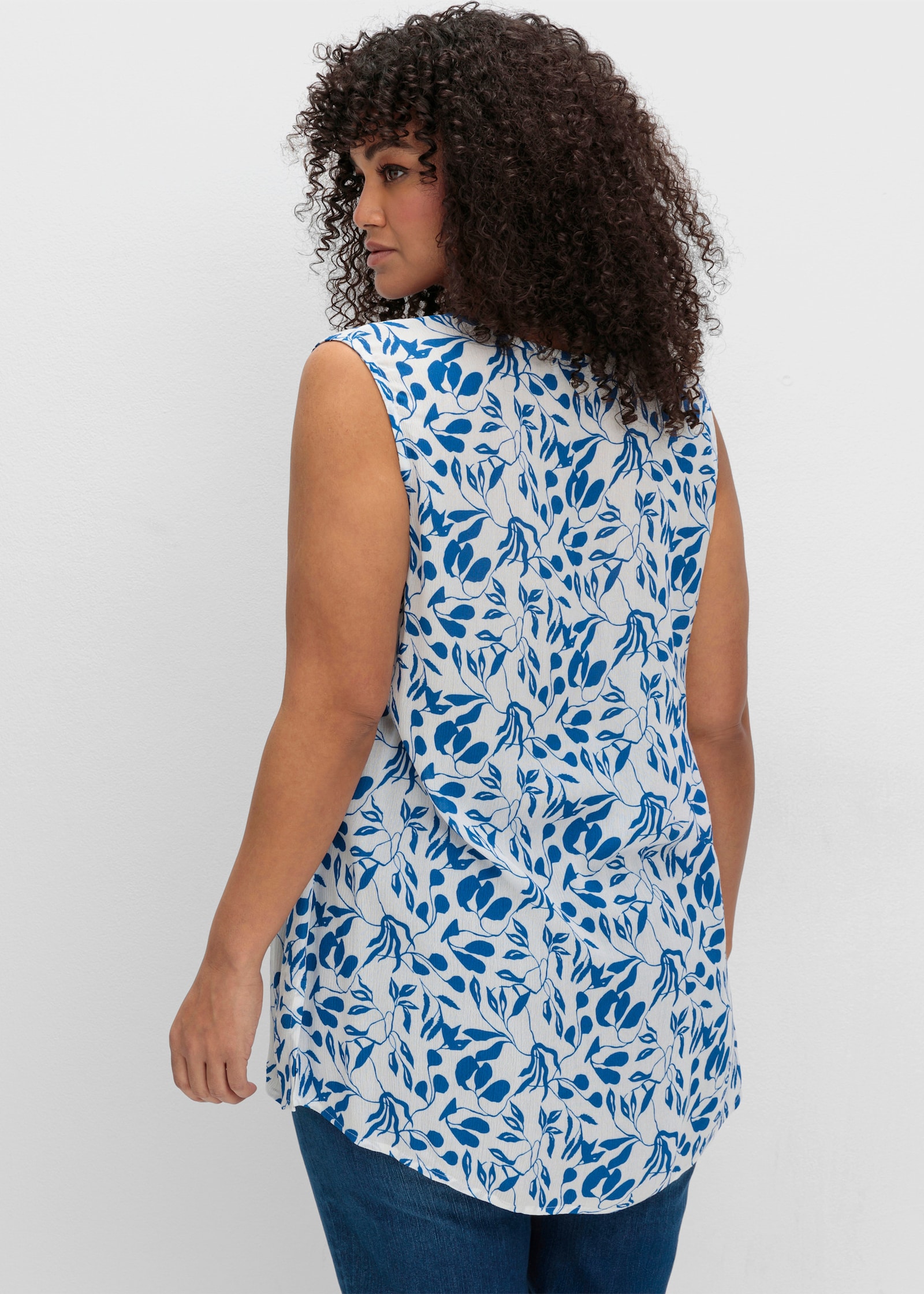 sheego Blusentop aus Crêpequalität, mit Blätterdruck - ecru-gemustert