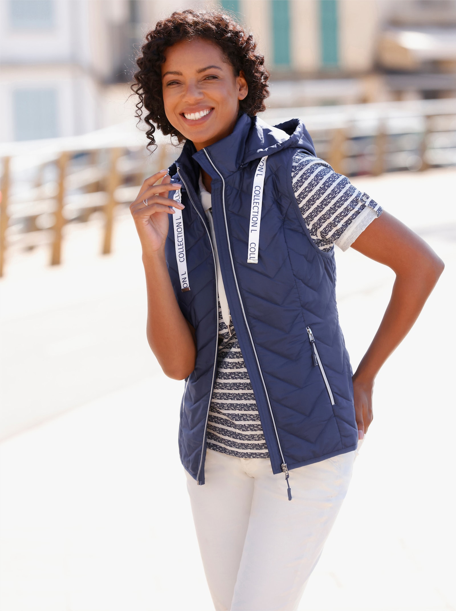 Steppweste im Zickzack-Muster - marine
