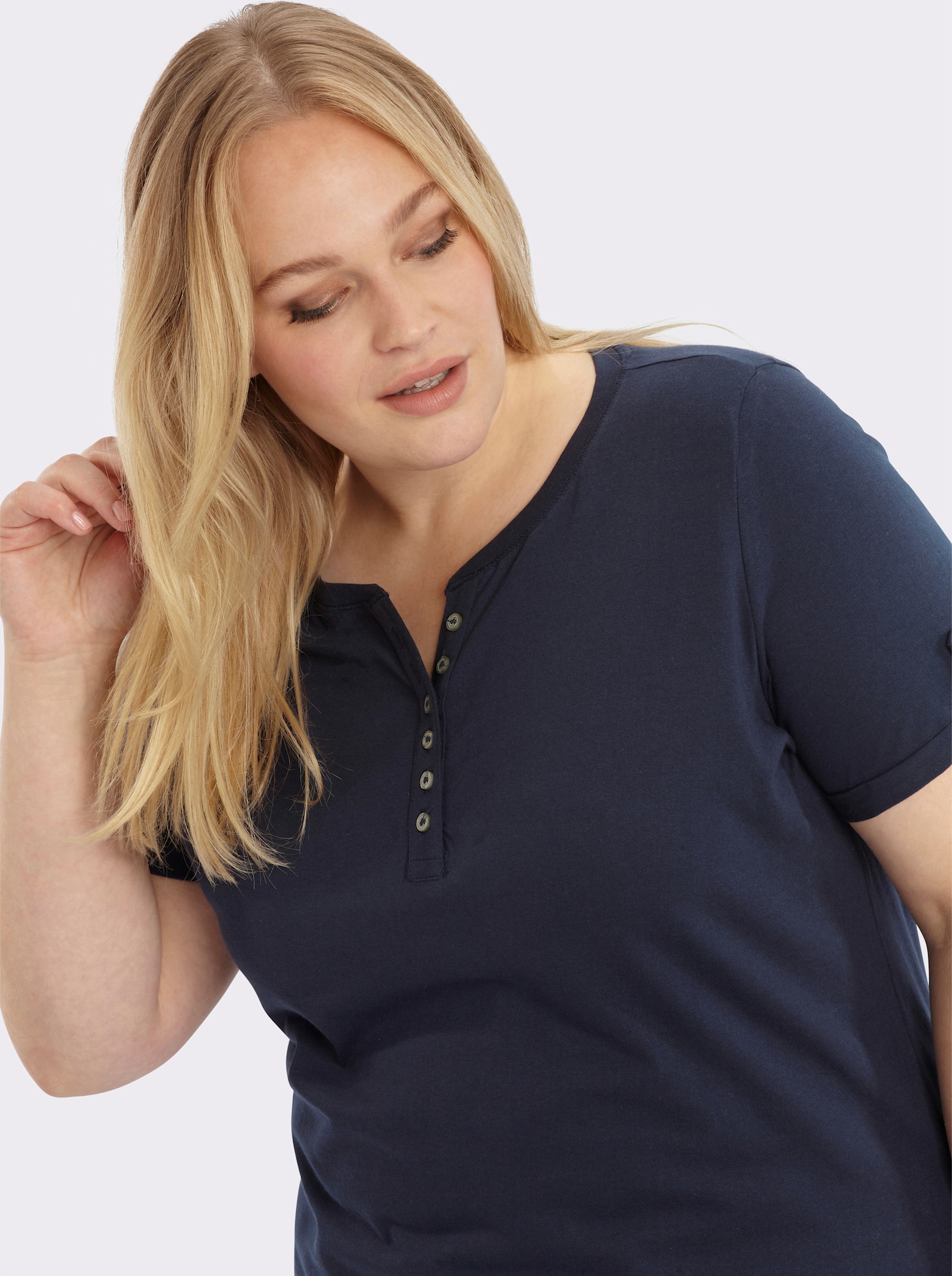 Kurzarmshirt mit fixiertem Ärmel-Aufschlag - marine