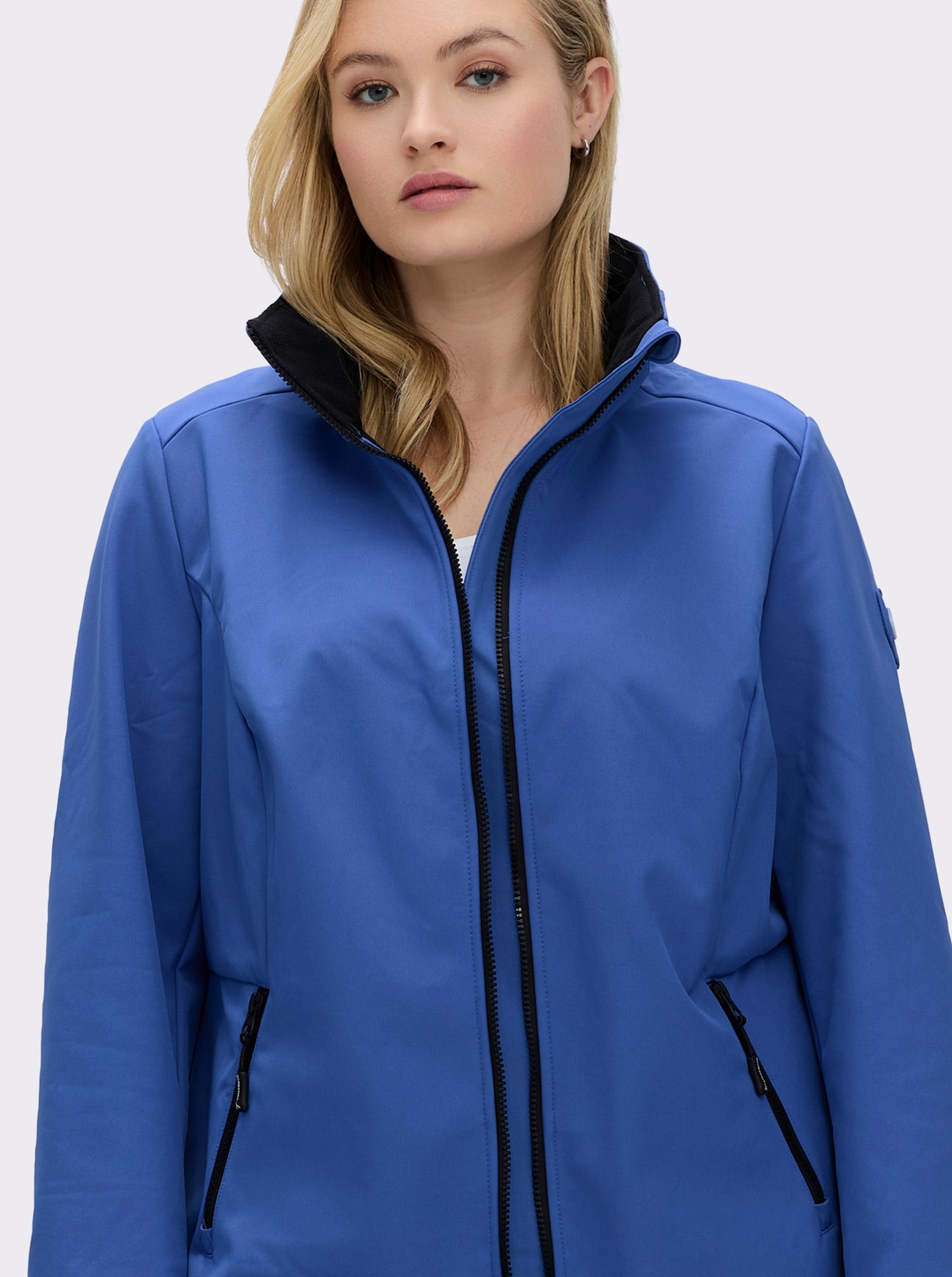 Softshelljacke mit Gummizug im Rücken - royalblau