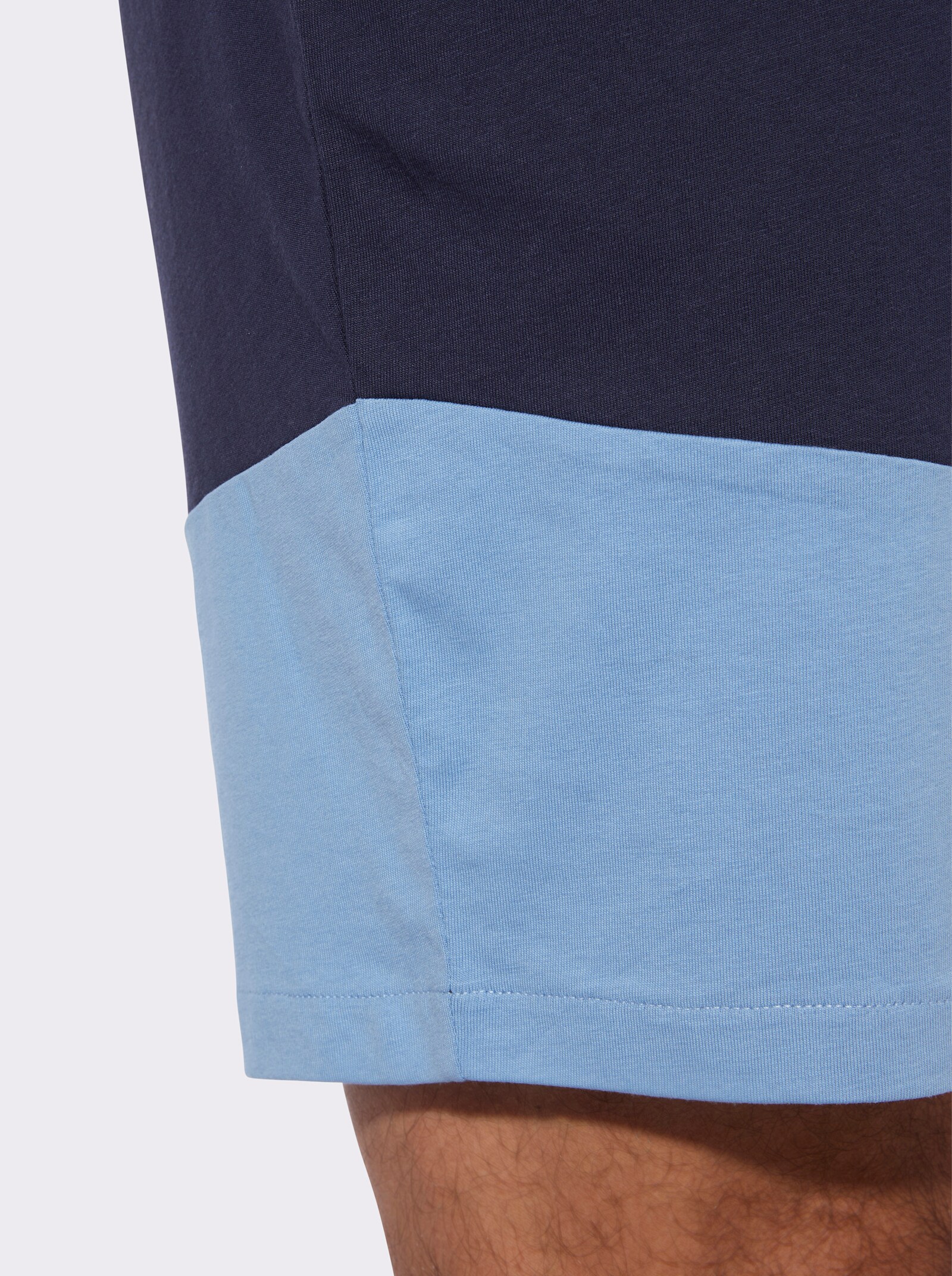 Bermudas mit farbigen Kontrasten - marine-mittelblau
