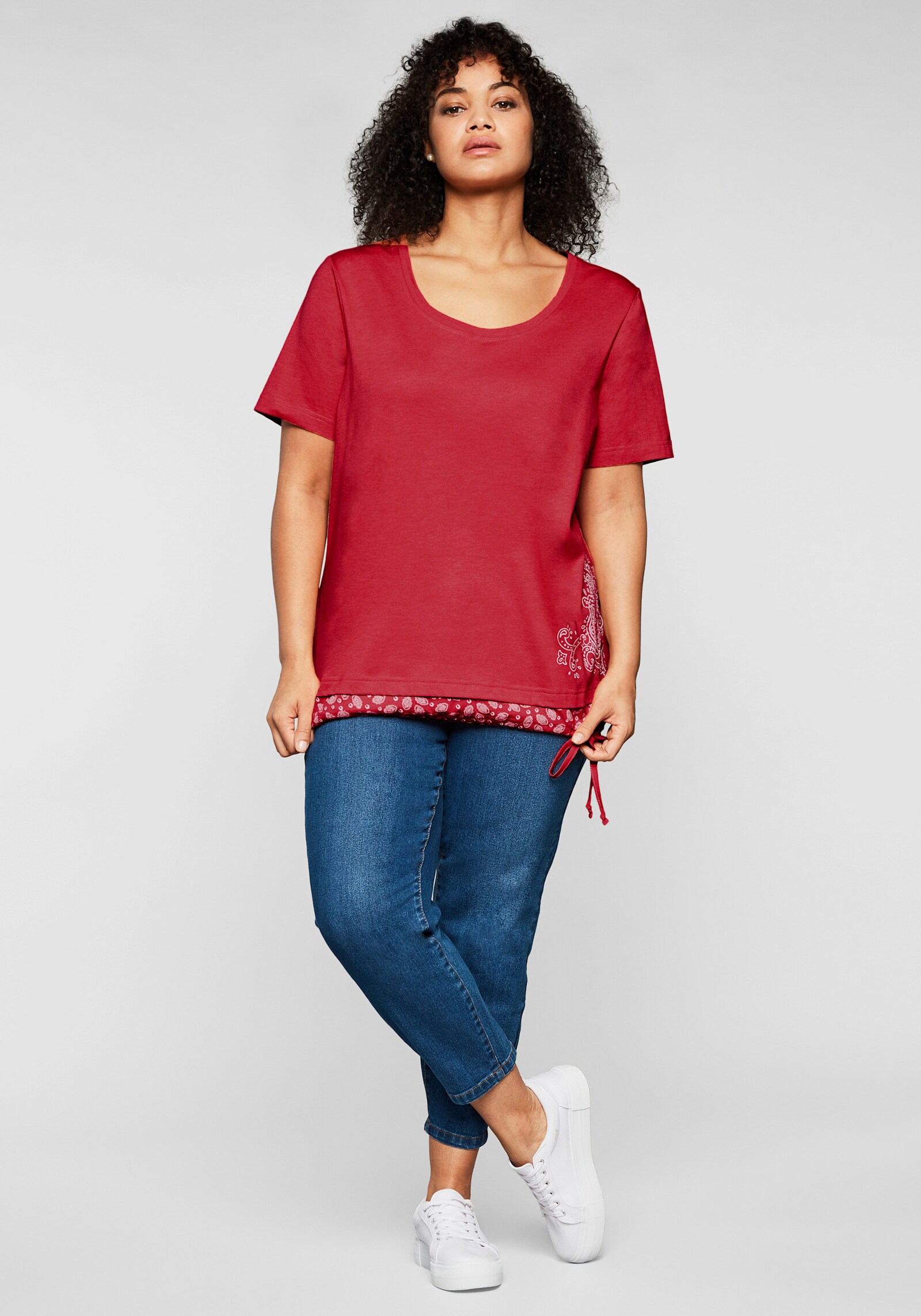 sheego Kurzarmshirt in 2-in-1-Optik - mohnrot